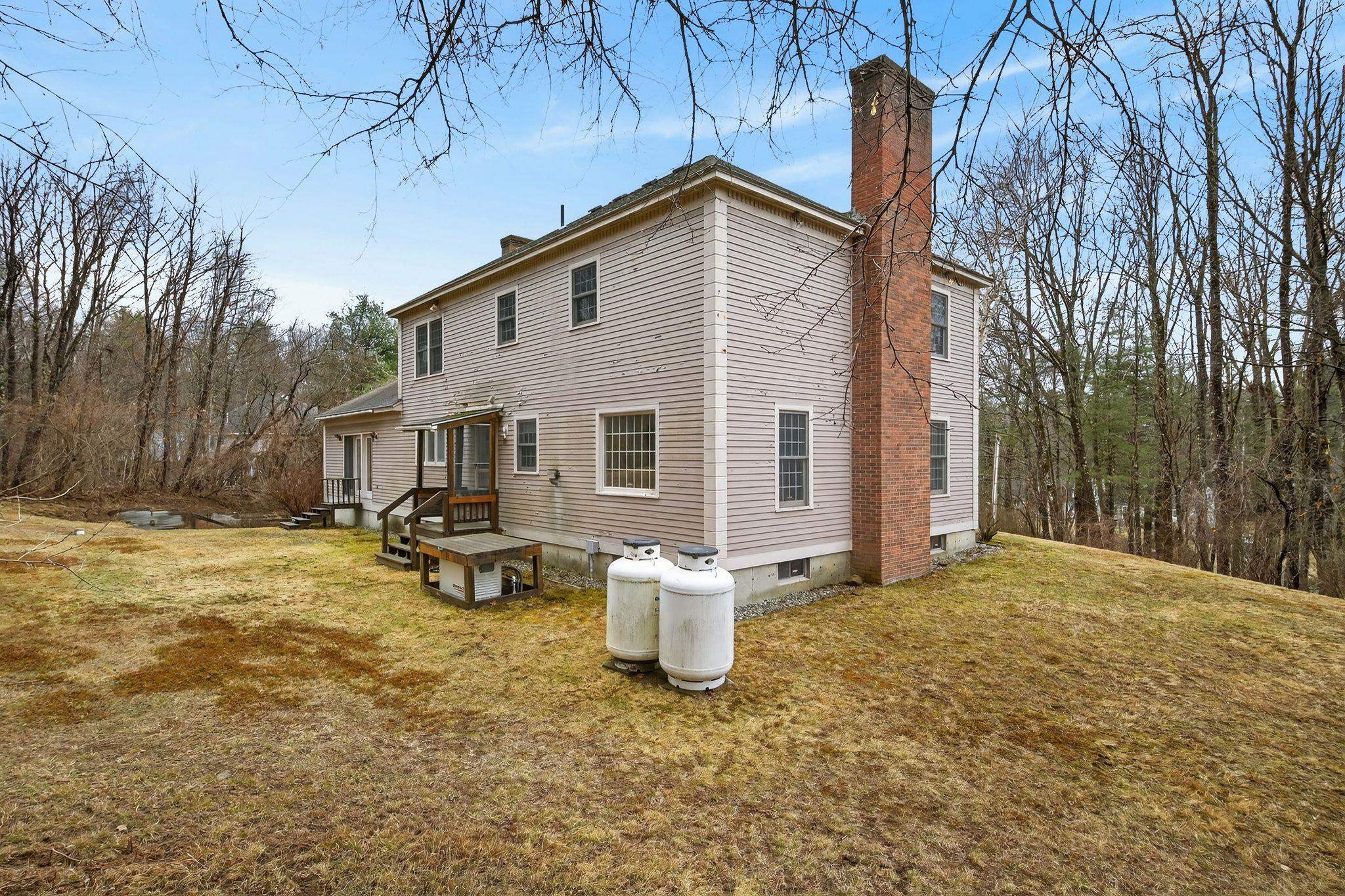 31 Gage Rd, Bedford, NH 03110