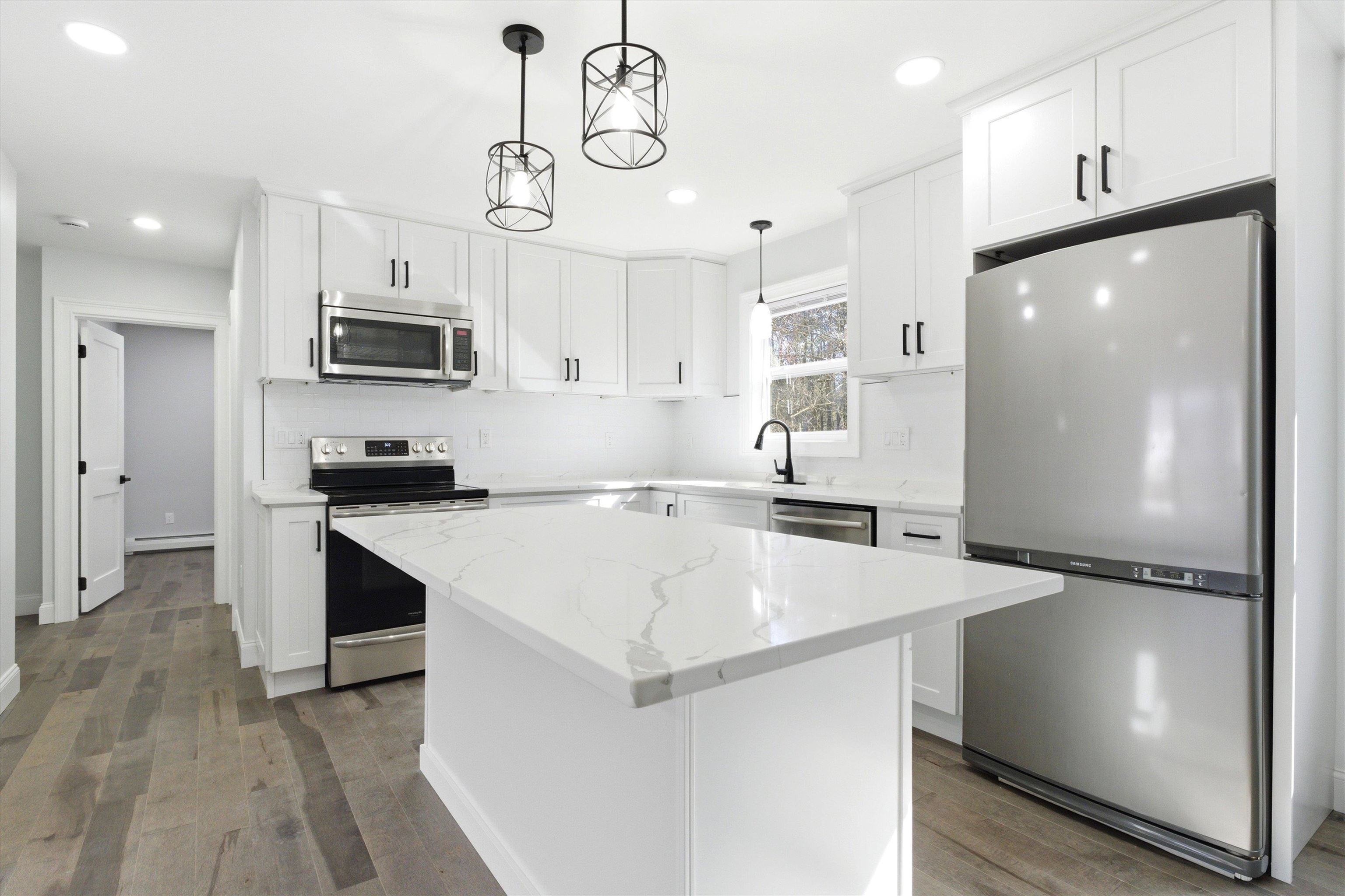 14 Ayer Cir, Seabrook, NH 03874