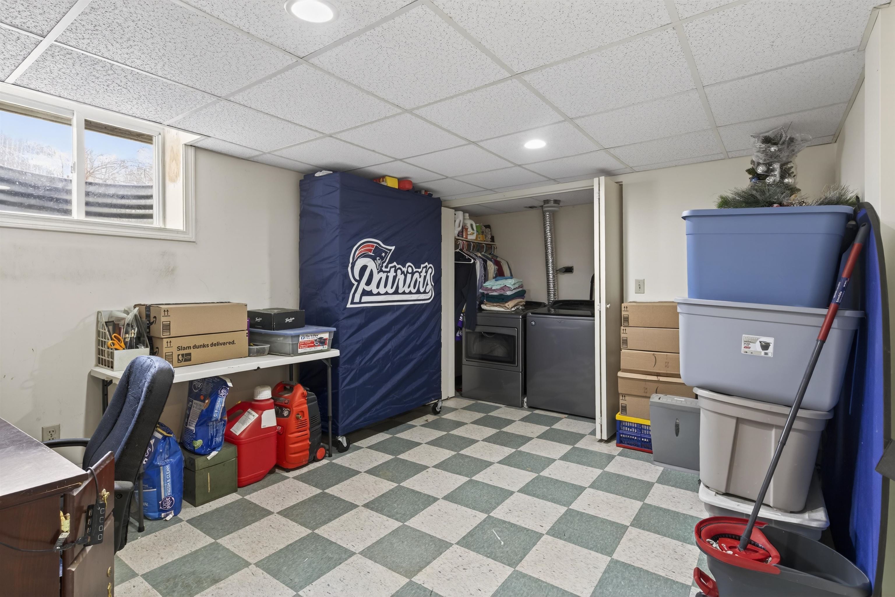 1W BEDROOM #2 & LAUNDRY