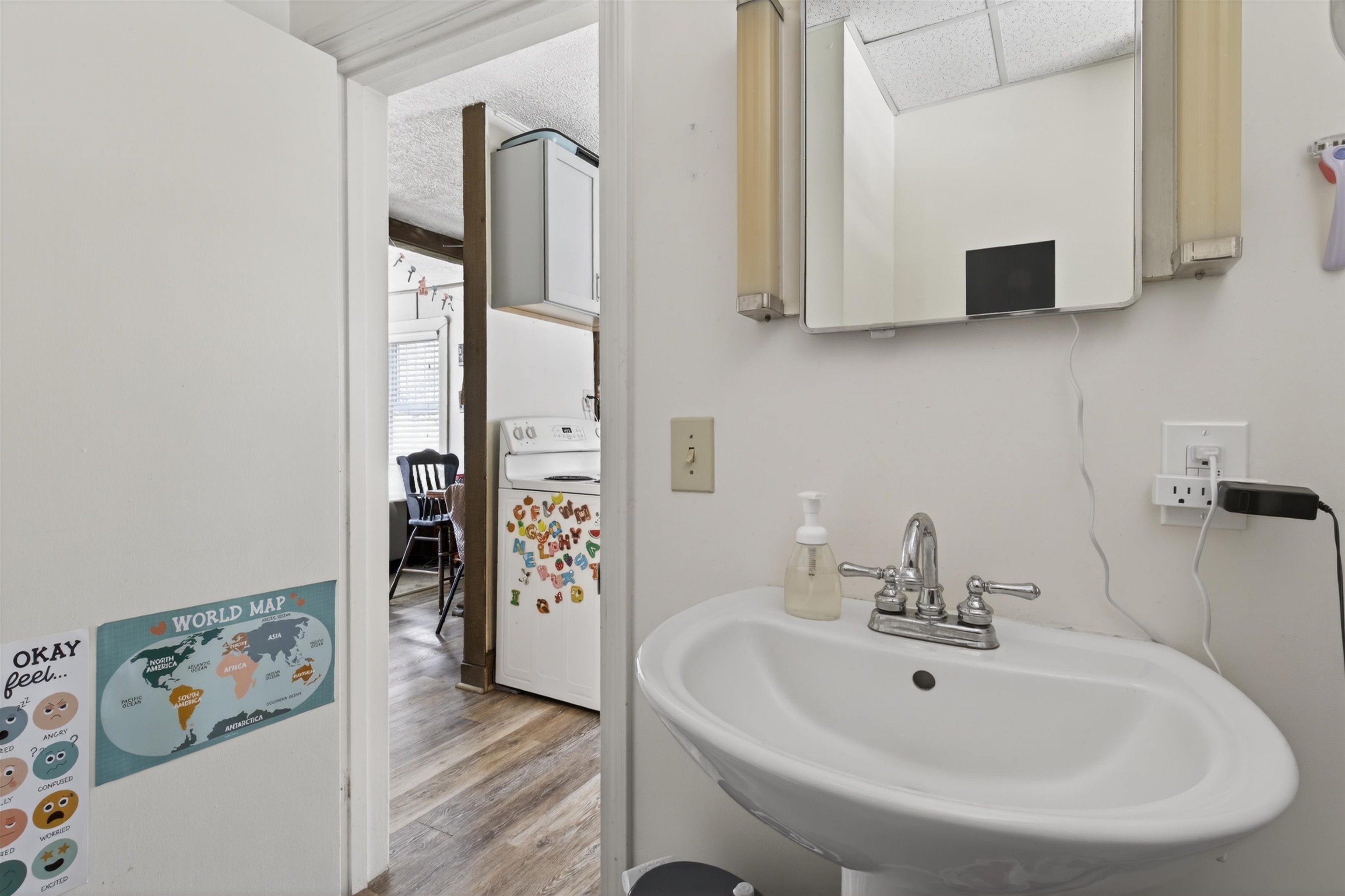 2W DOWNSTAIRS BATHROOM