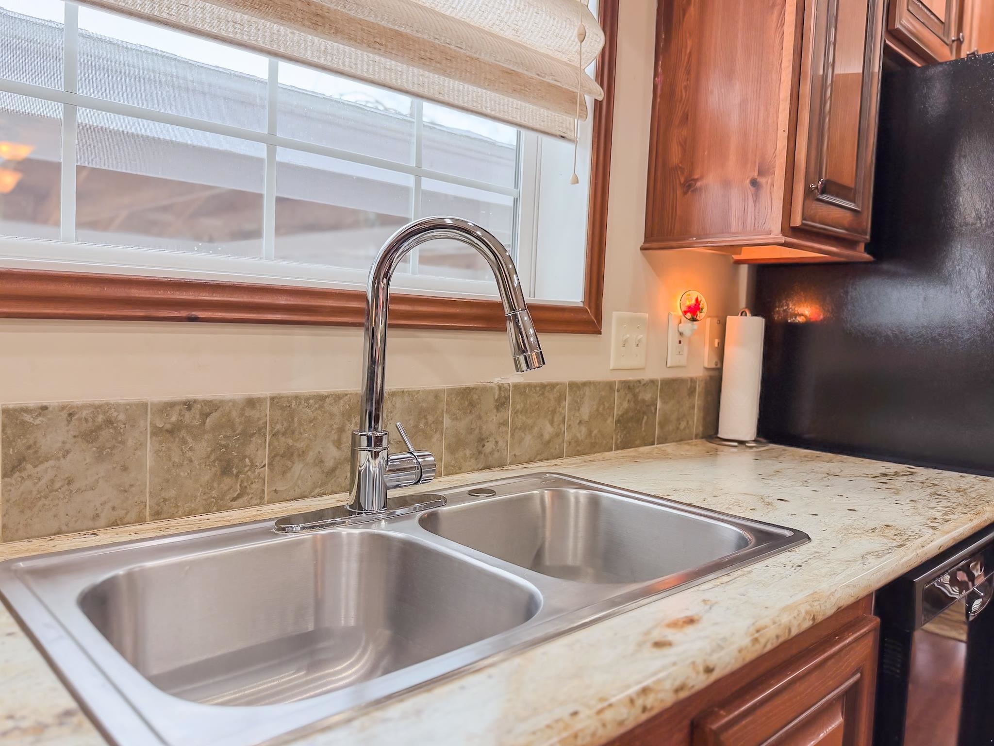 310 Friar Tuck Dr, Exeter, NH 03833