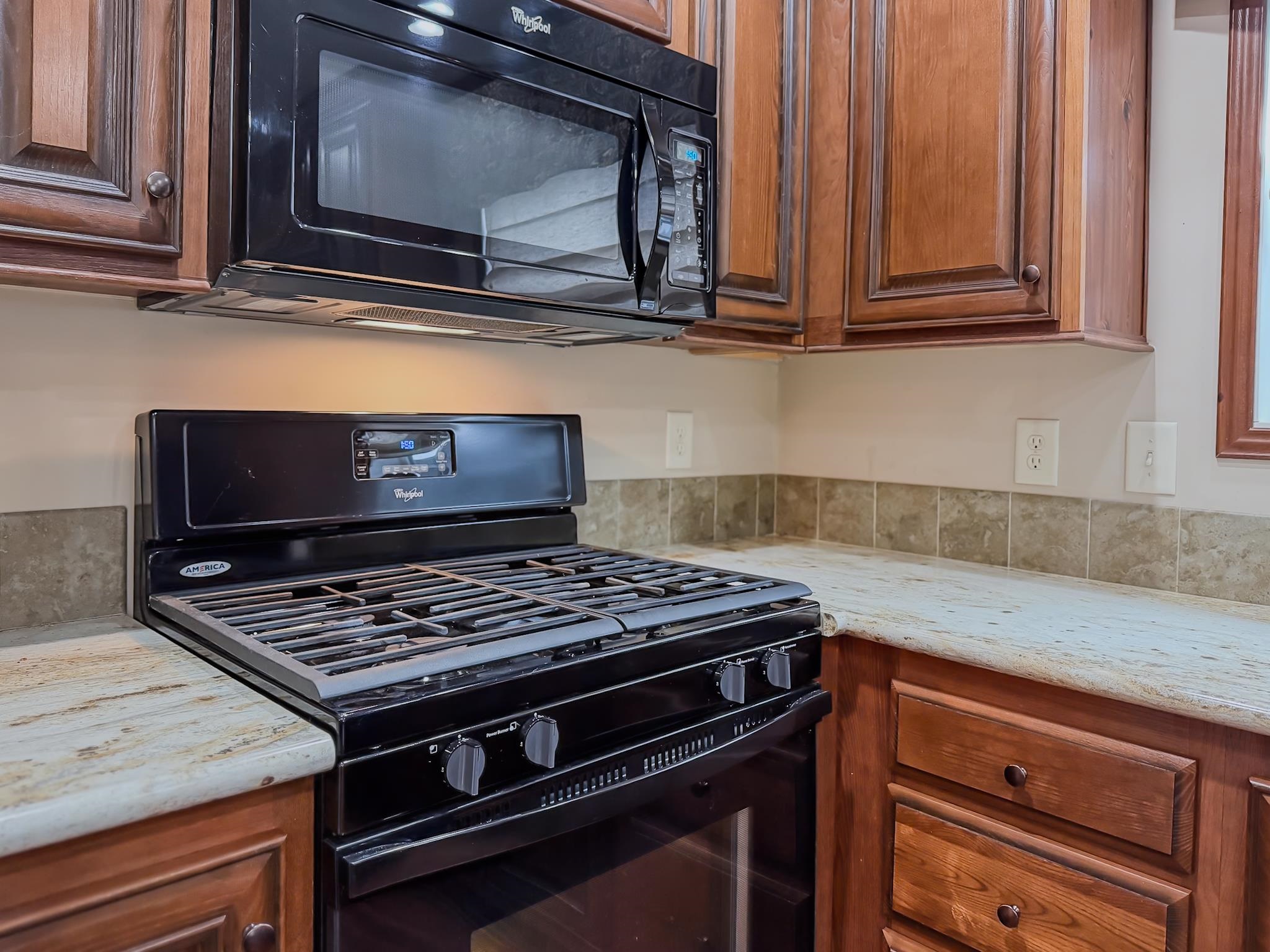 310 Friar Tuck Dr, Exeter, NH 03833