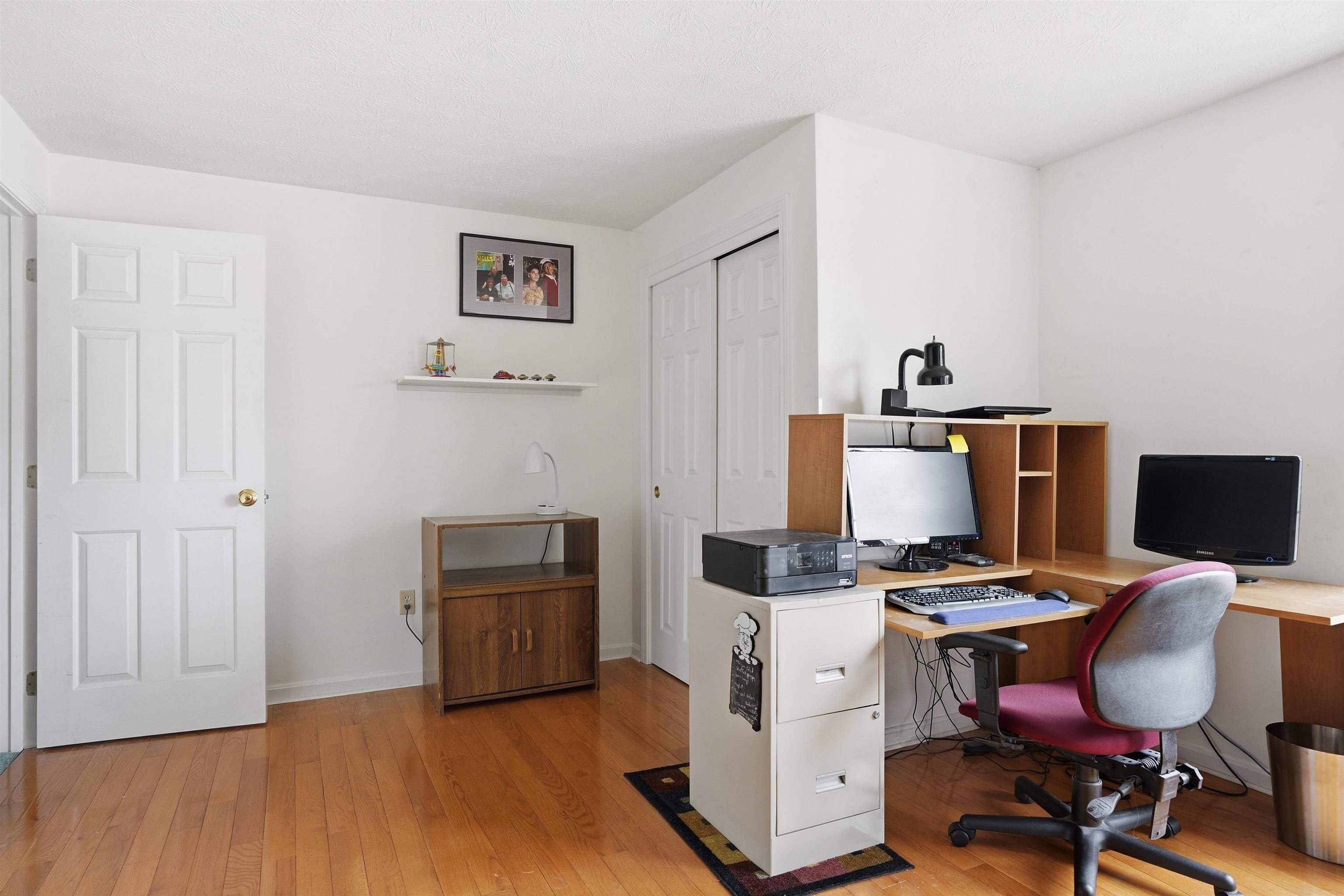 2 Freshwater Ct, Nashua, NH 03060