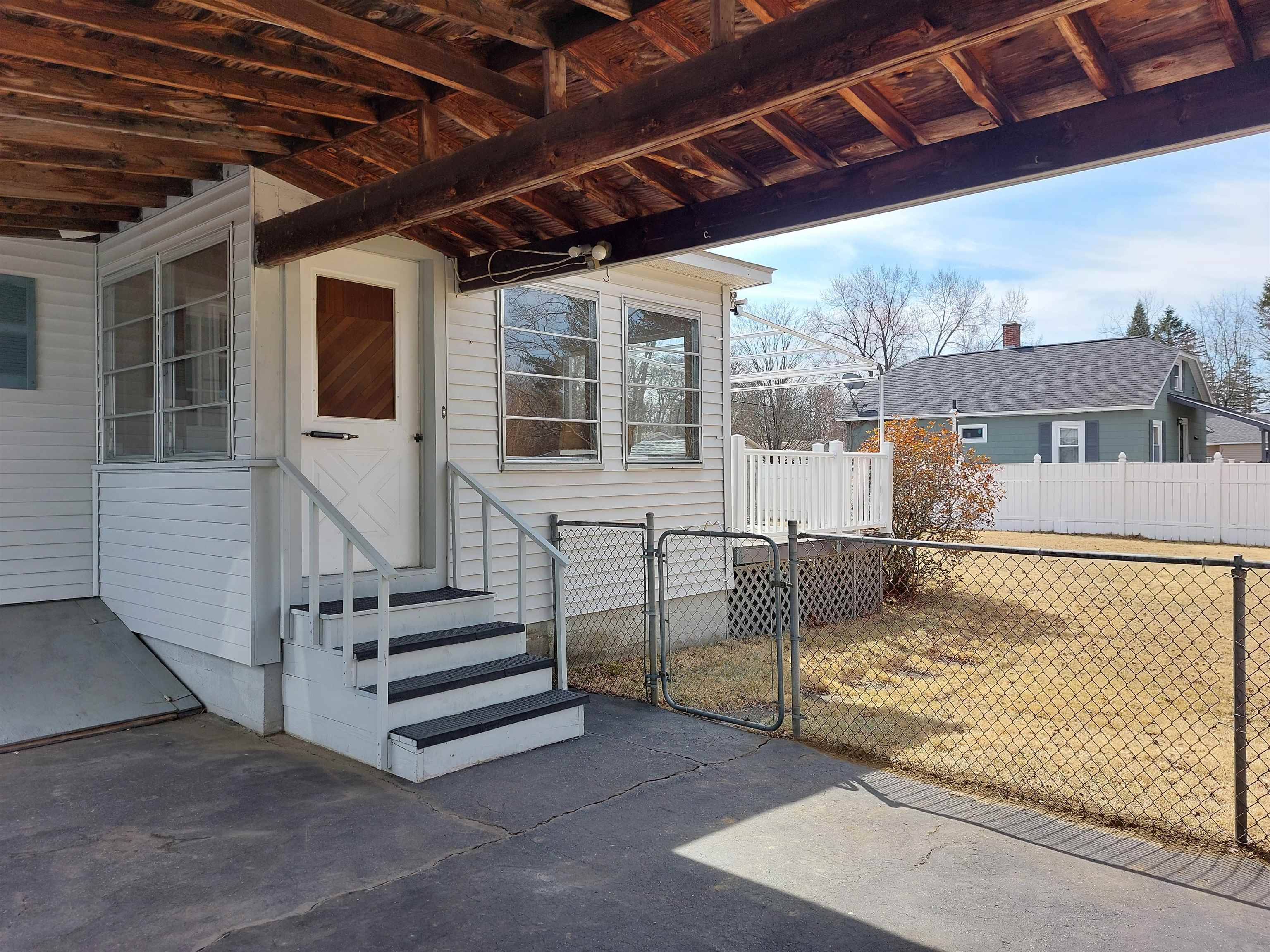 24 Park St, Swanzey, NH 03431