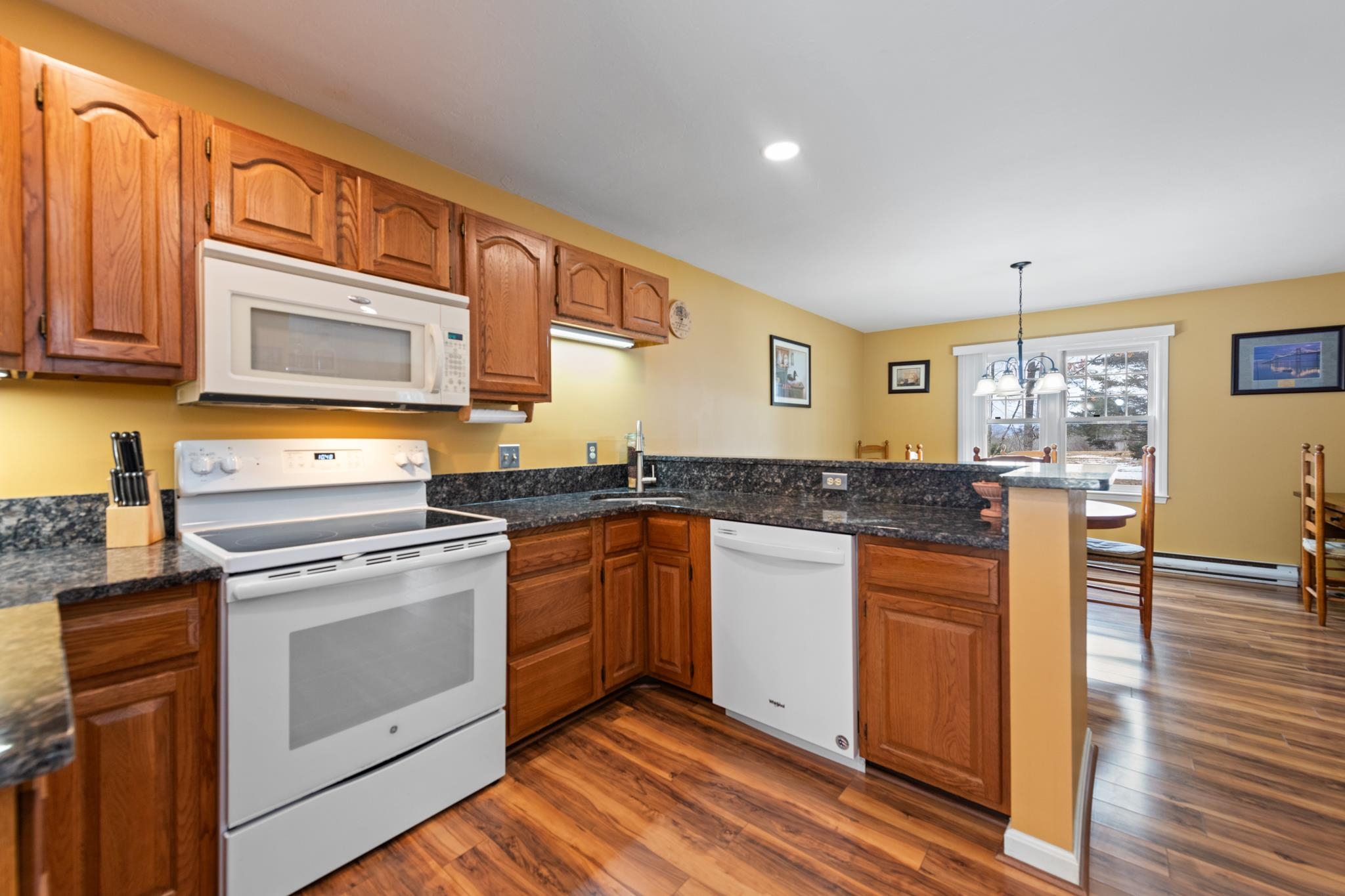 This kitchen has everything you need to whip up a great meal