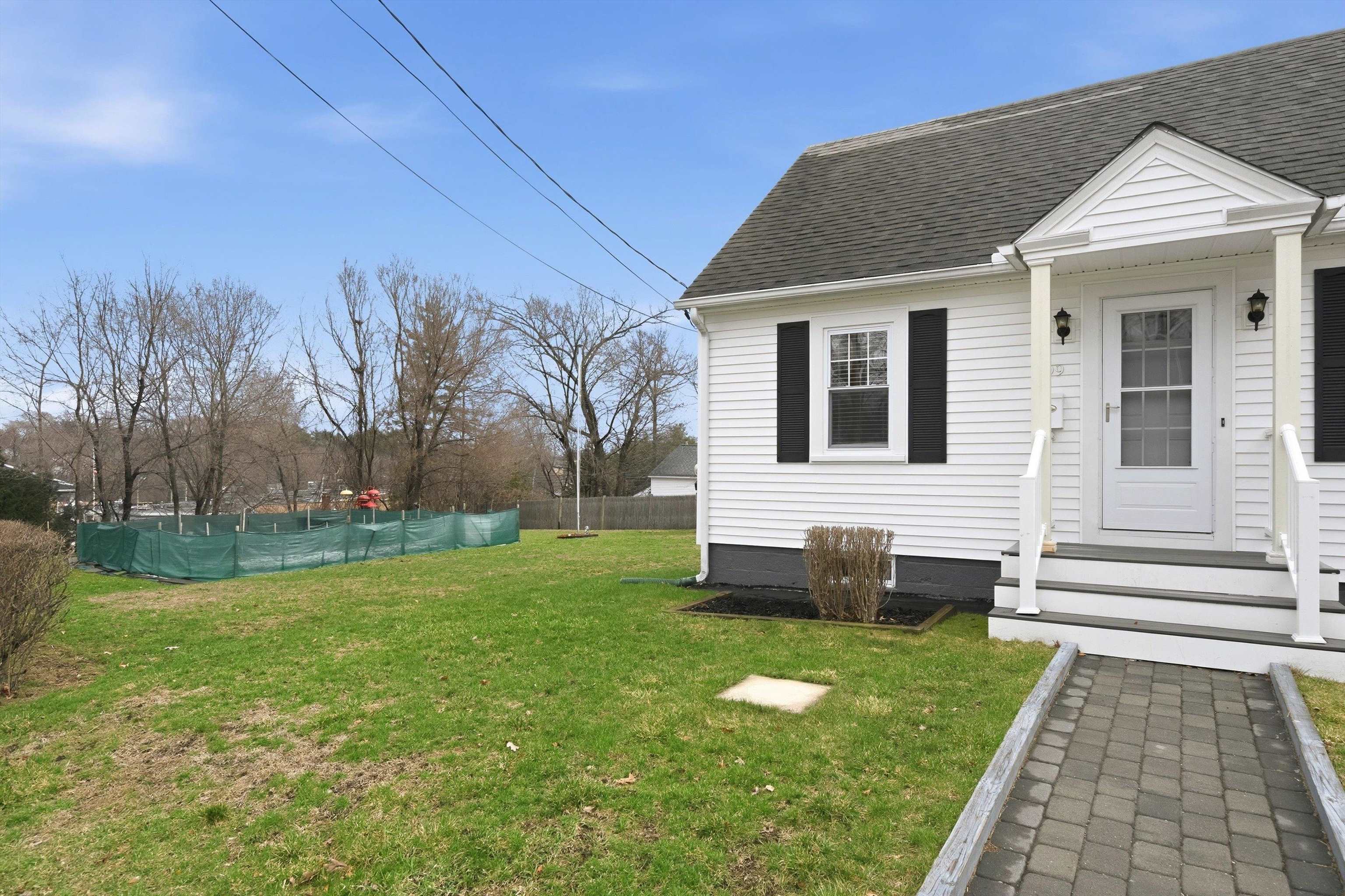 599 Brunelle Ave, Manchester, NH 03103