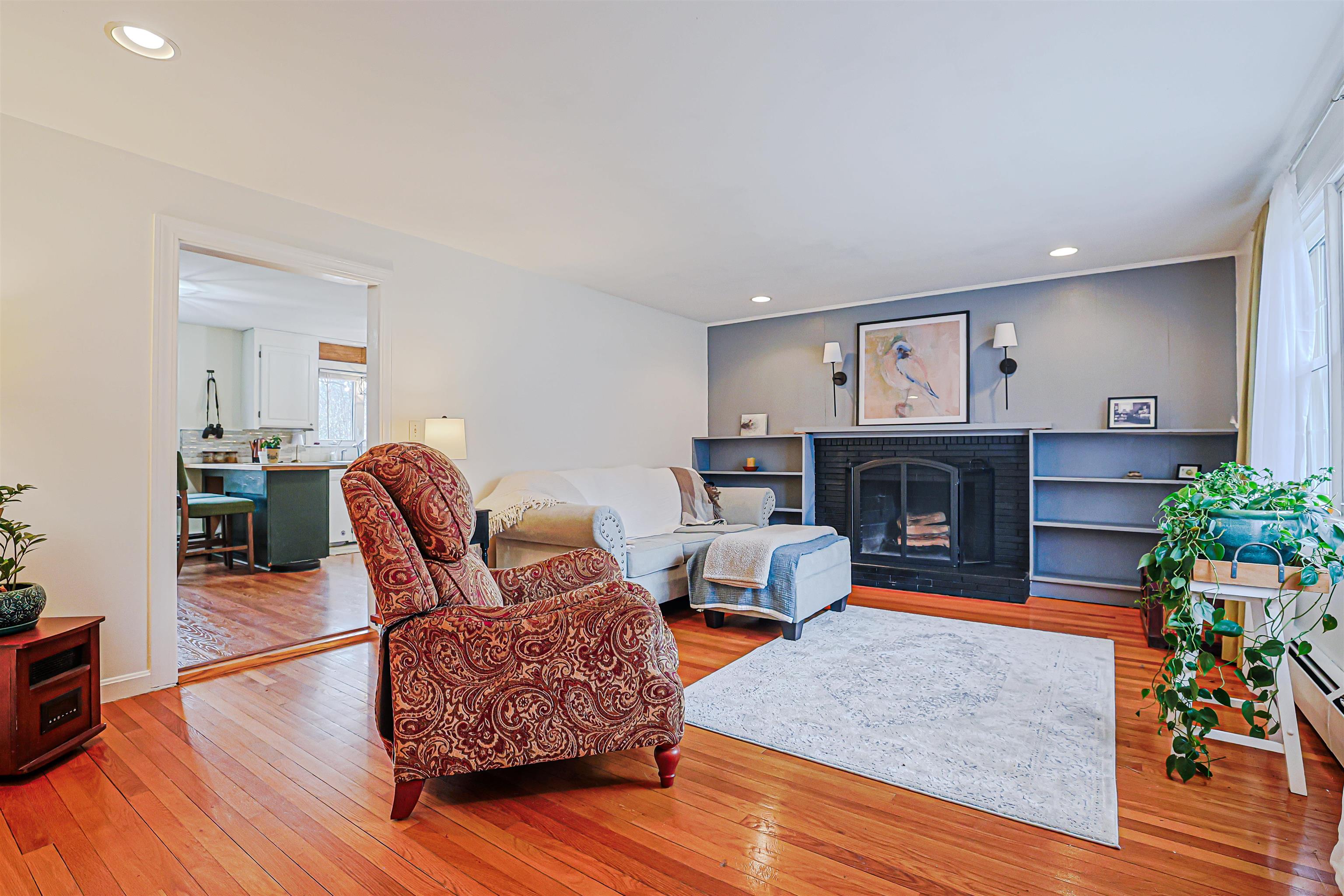 22 Tyler St, Salem, NH 03079