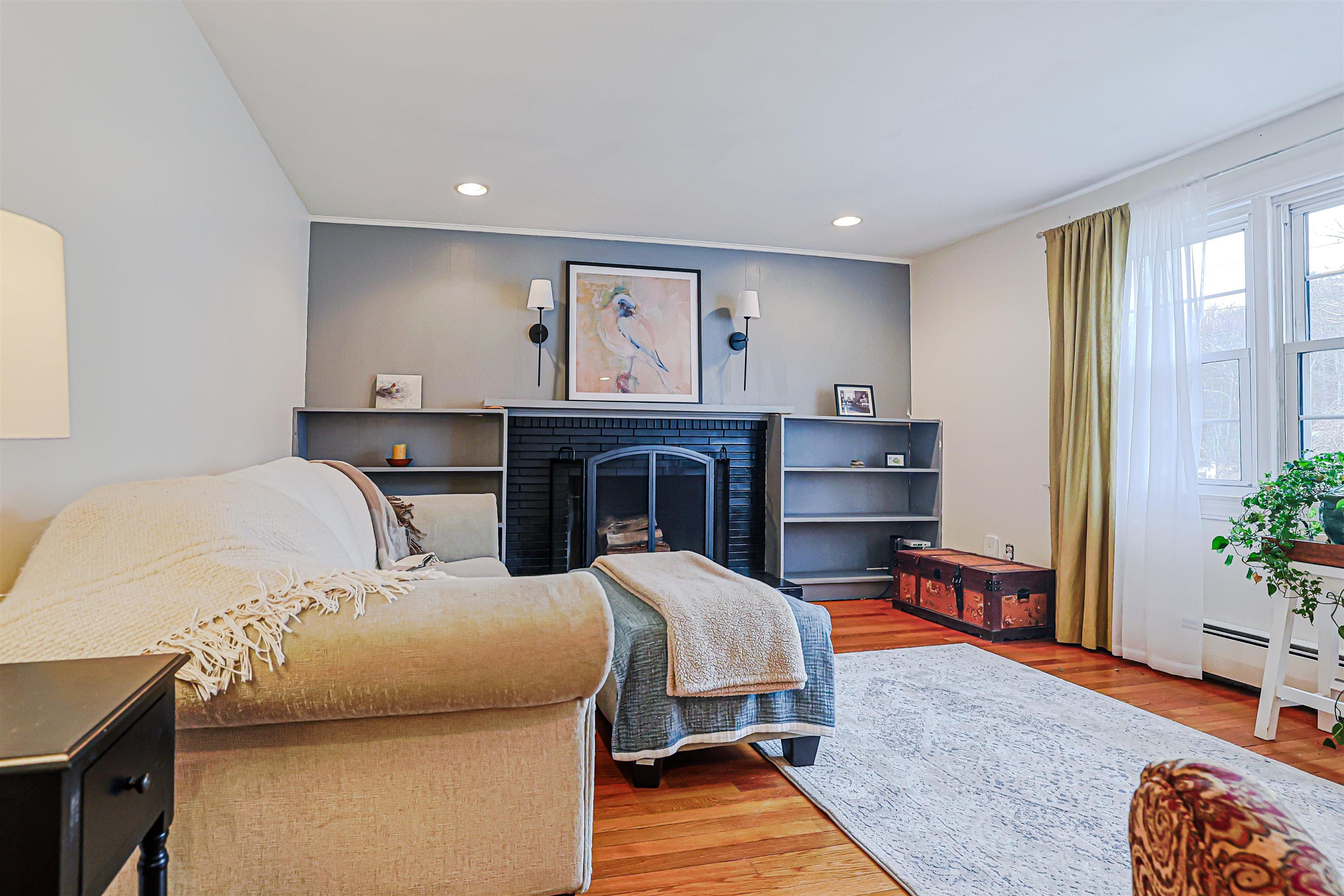 22 Tyler St, Salem, NH 03079