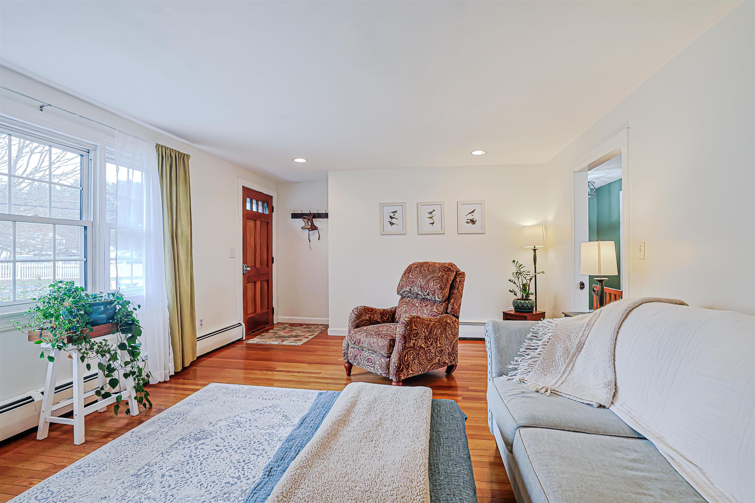 22 Tyler St, Salem, NH 03079