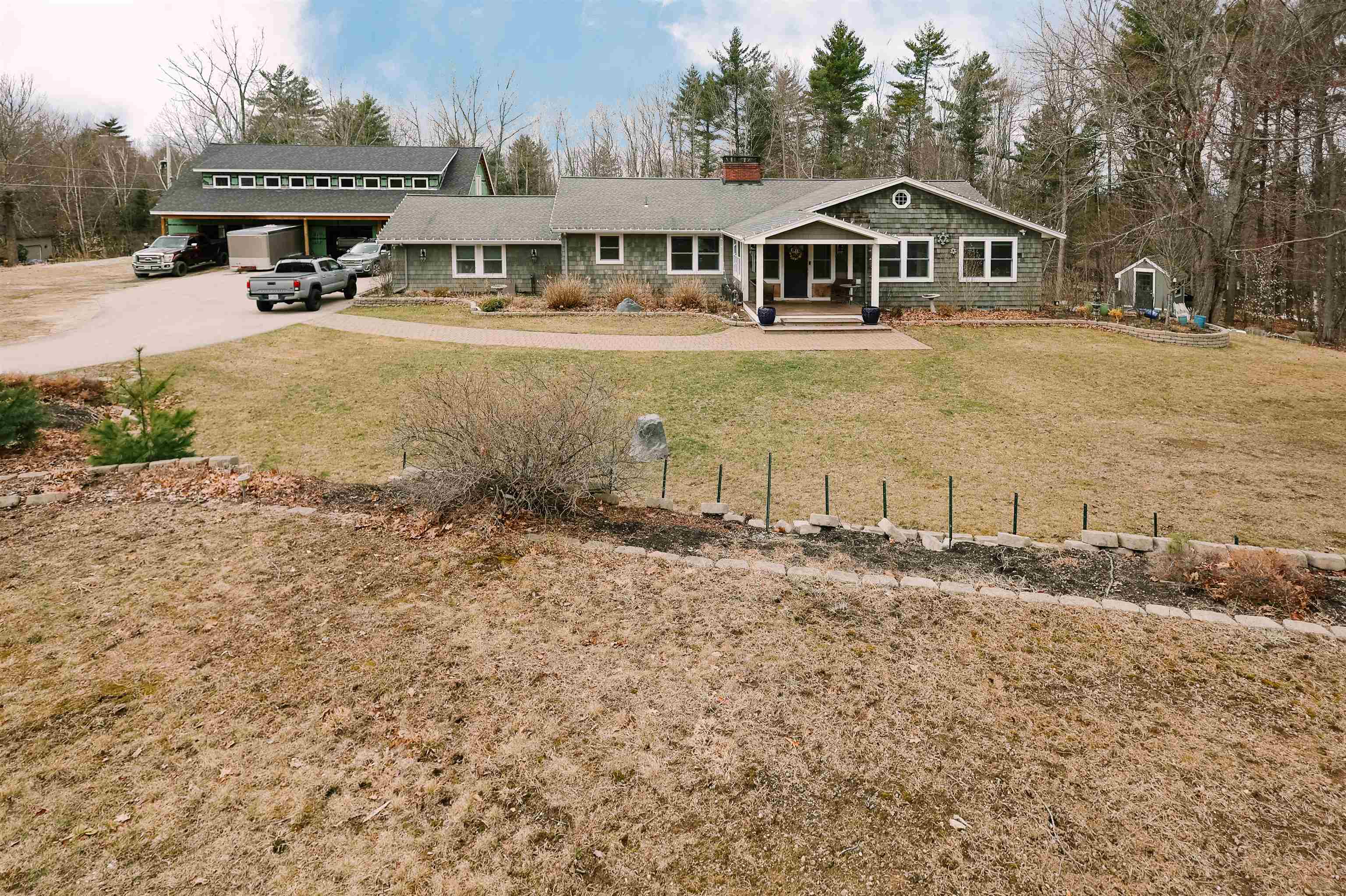 1 Bona Vista Dr, Bow, NH 03304