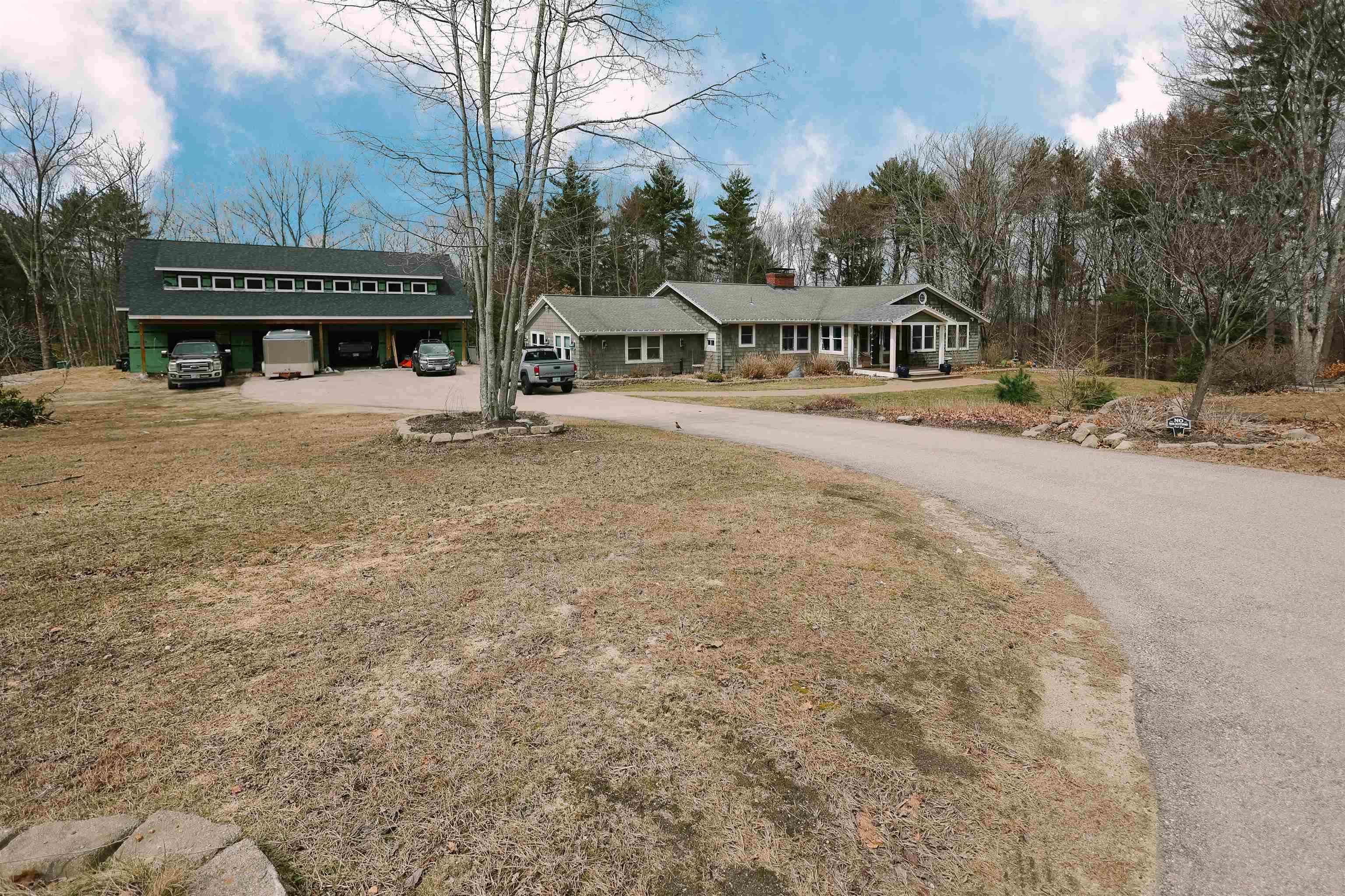 1 Bona Vista Dr, Bow, NH 03304