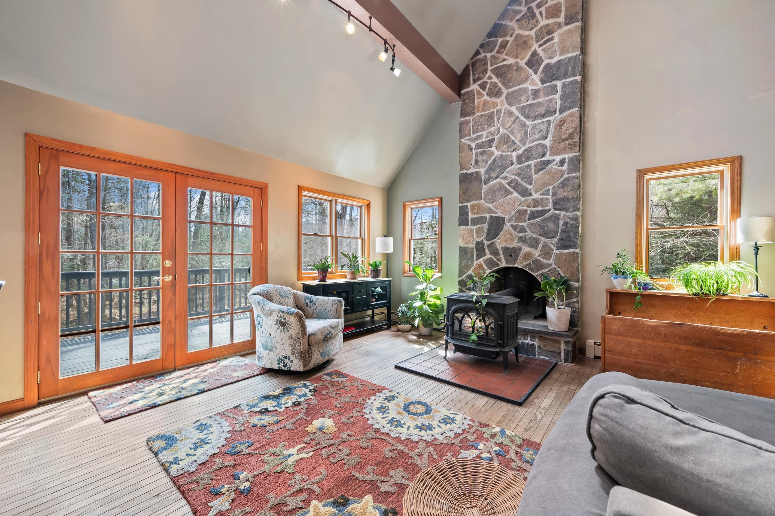 251 Hadley Rd, Sugar Hill, NH 03586