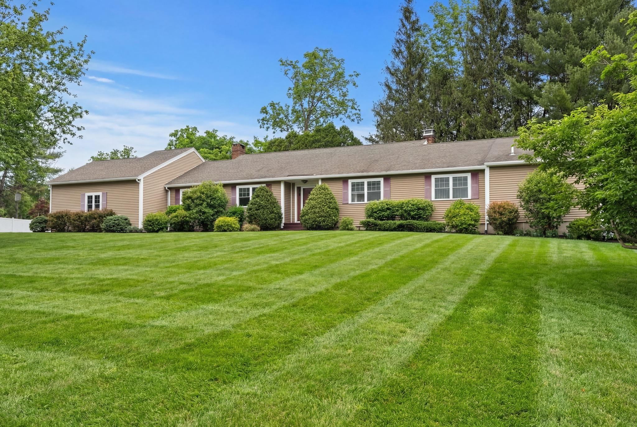 2 Riverwoods Dr, Exeter, NH 03833