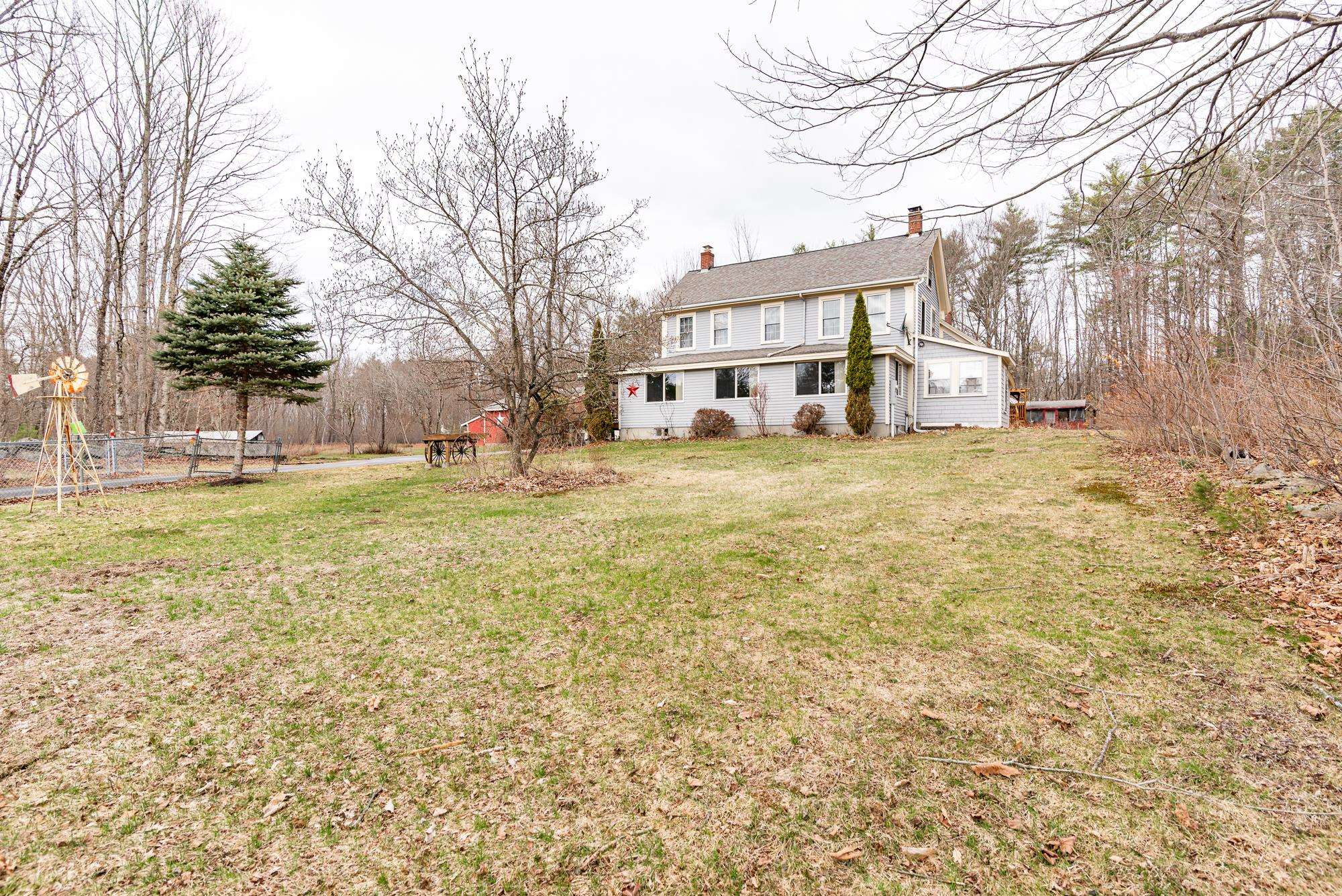 671 Washington St, Barrington, NH 03825
