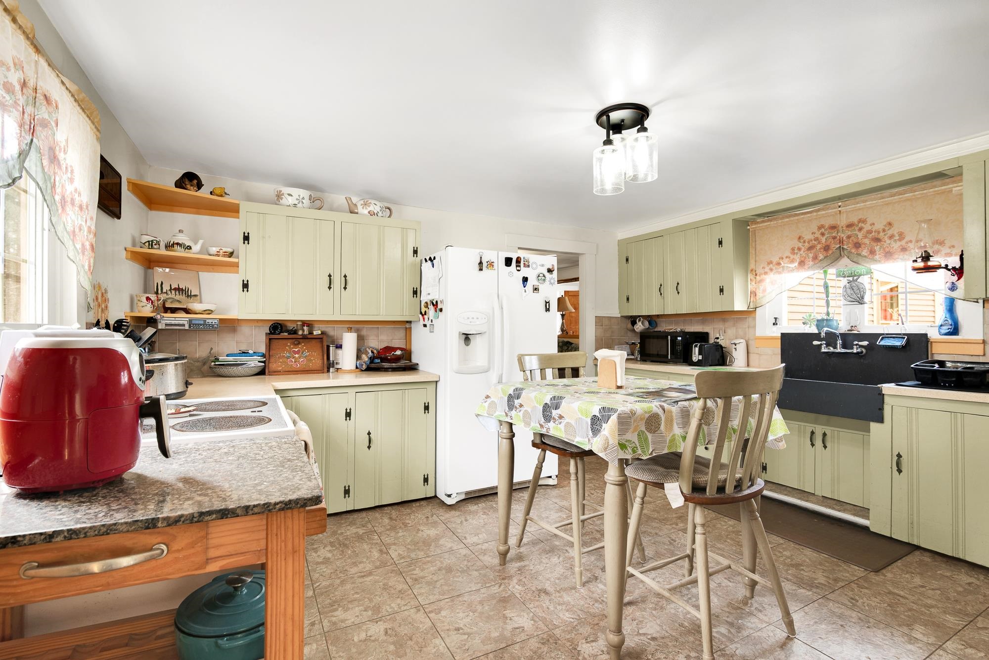 671 Washington St, Barrington, NH 03825