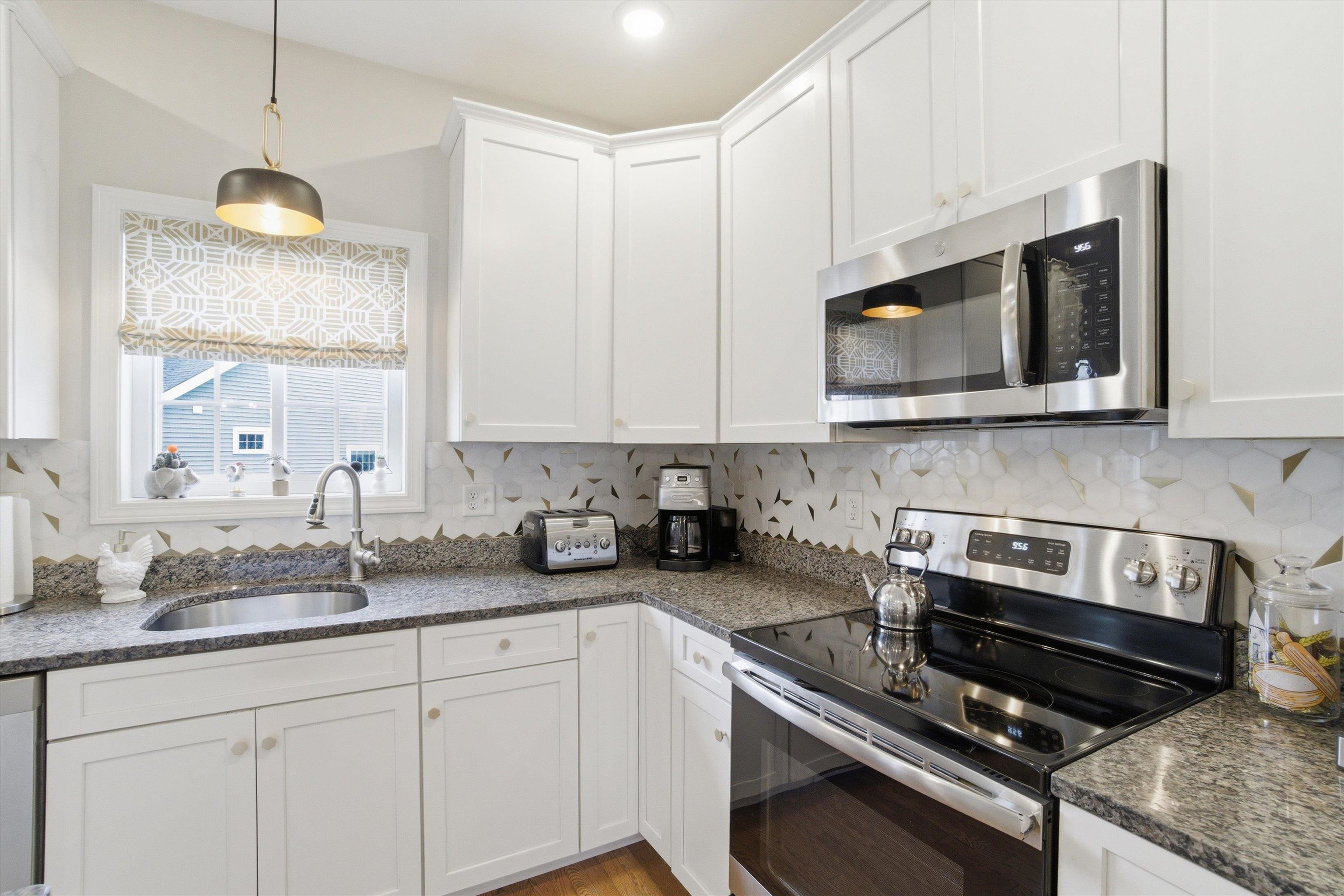 54 Toby Cir, Merrimack, NH 03054