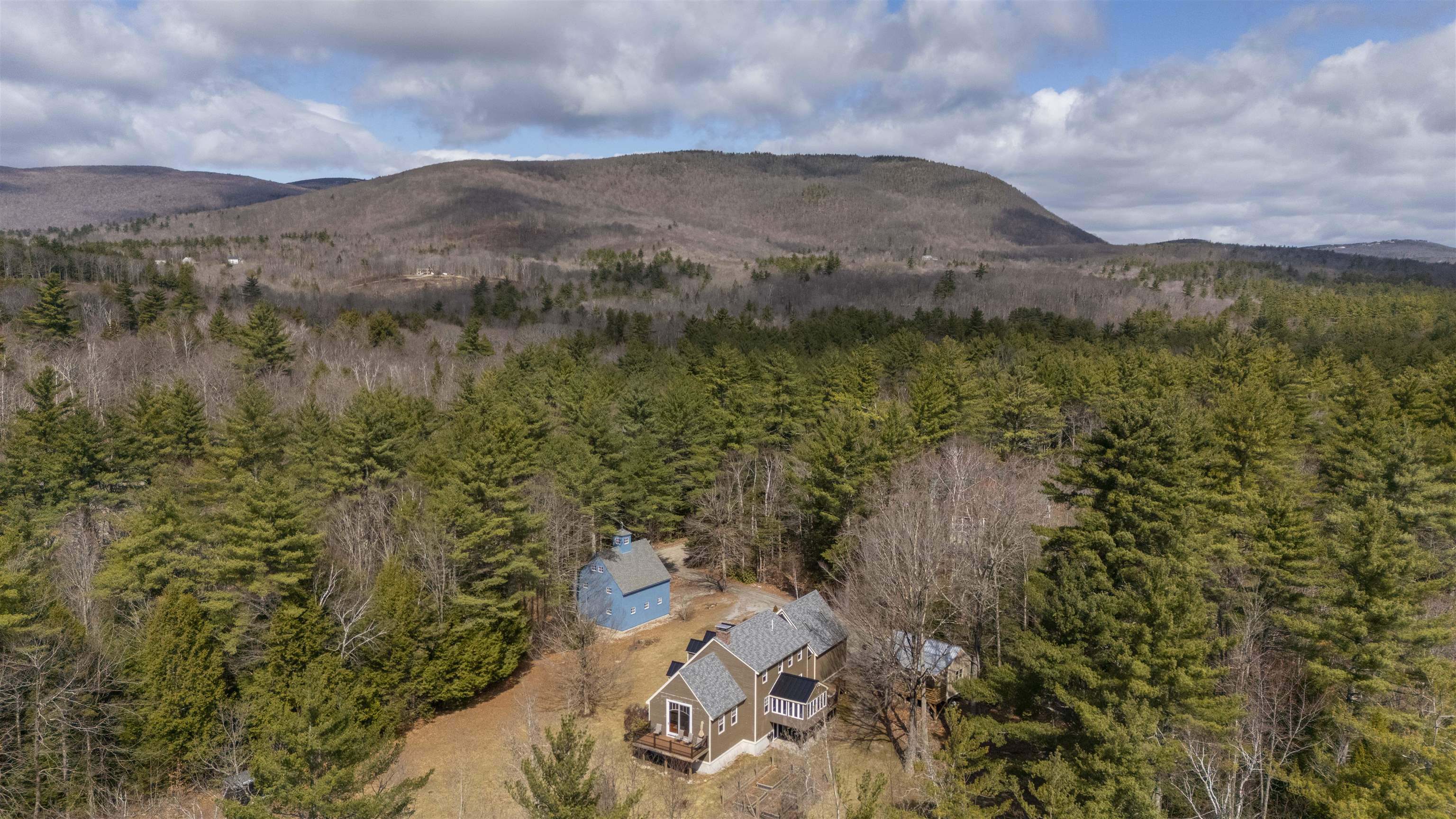 61 South Brook Cir, Bradford, NH 03221