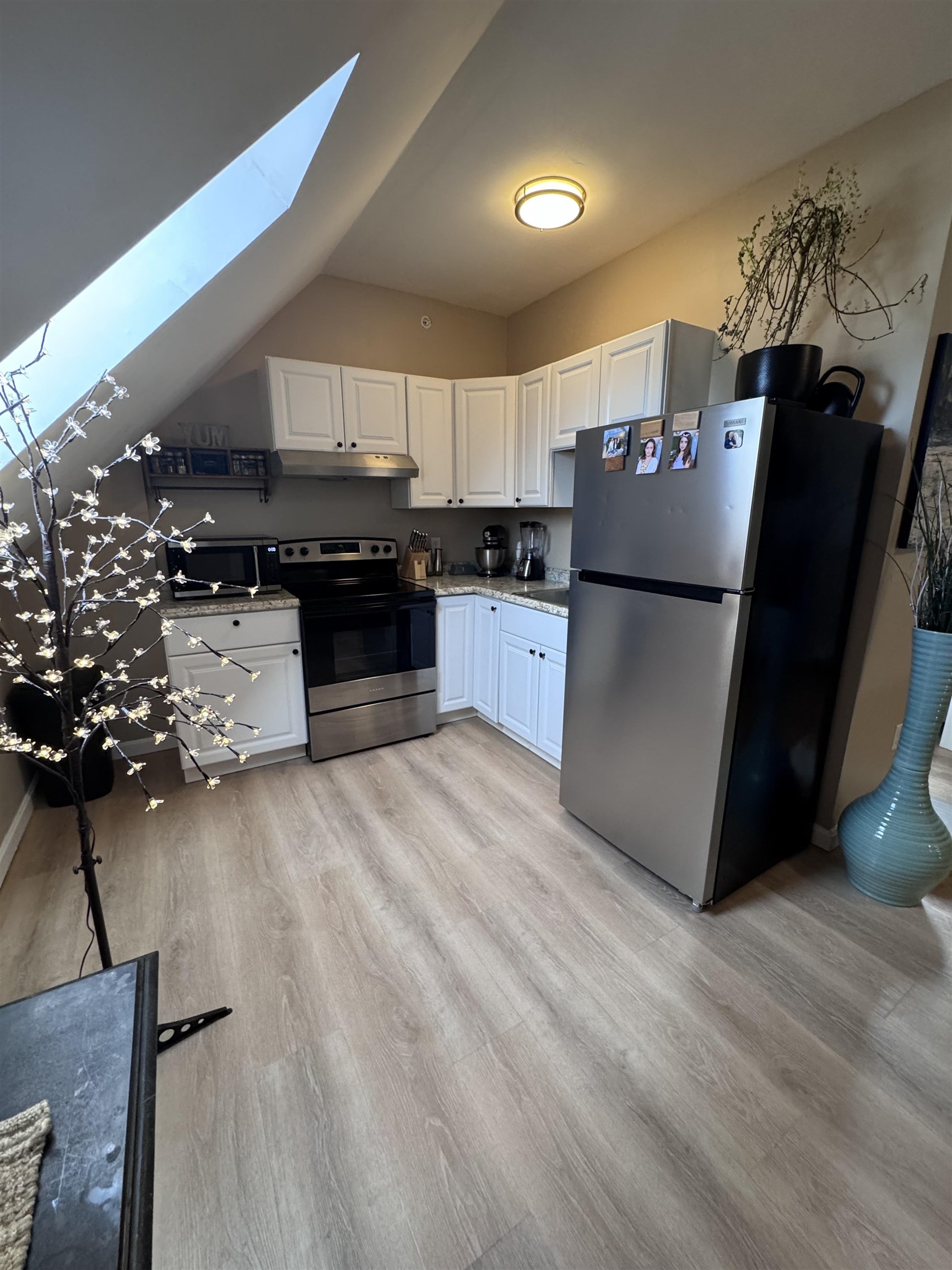 7 Jackson St, Rochester, NH 03867