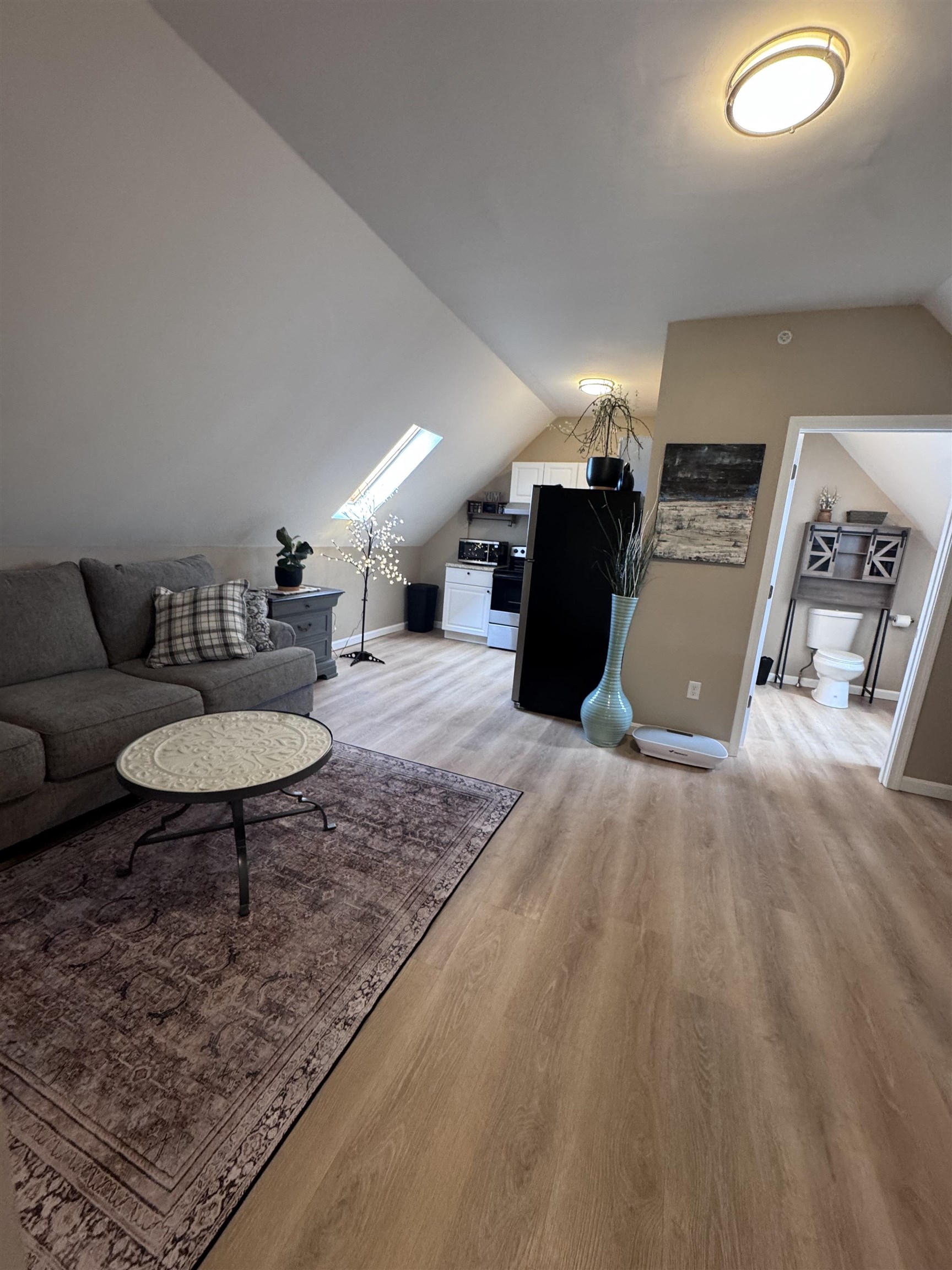 7 Jackson St, Rochester, NH 03867