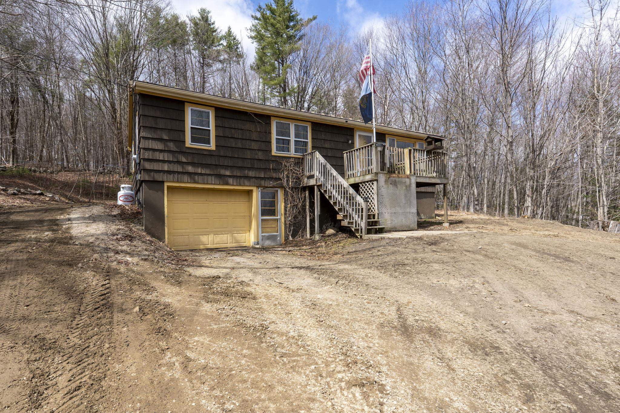 7256 Oak Hill Rd, Loudon, NH 03307