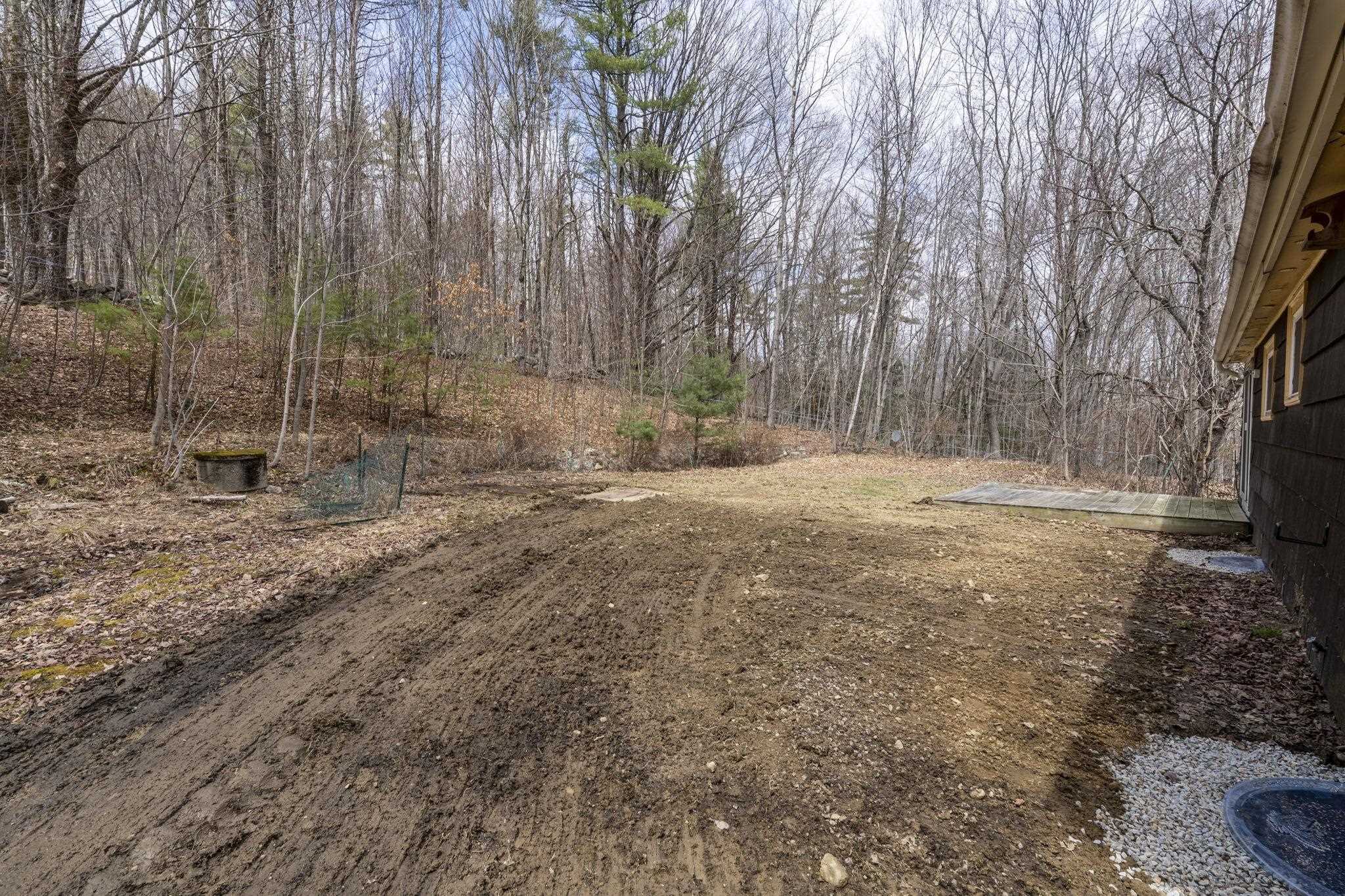 7256 Oak Hill Rd, Loudon, NH 03307