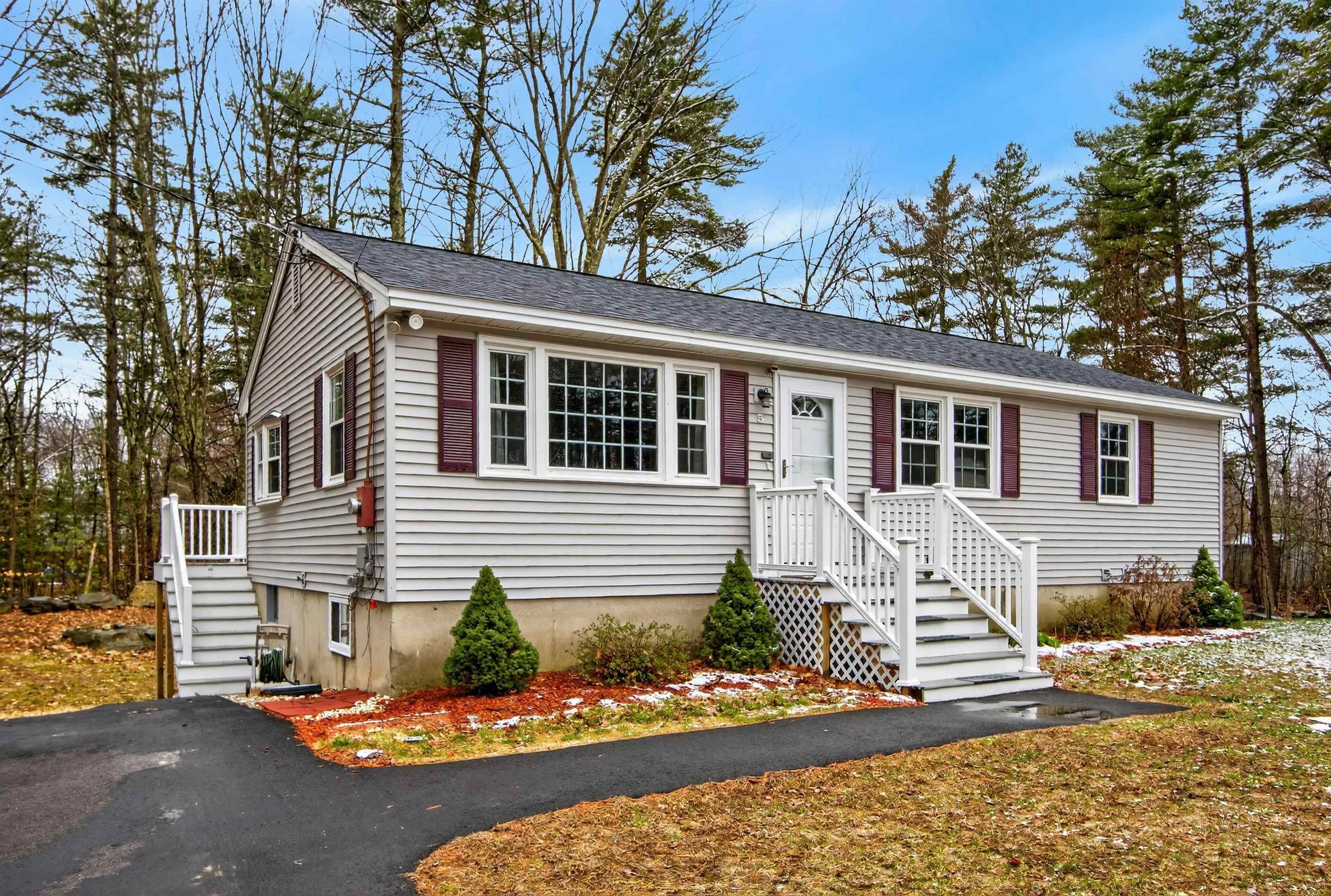 5 Bill St, Derry, NH 03038