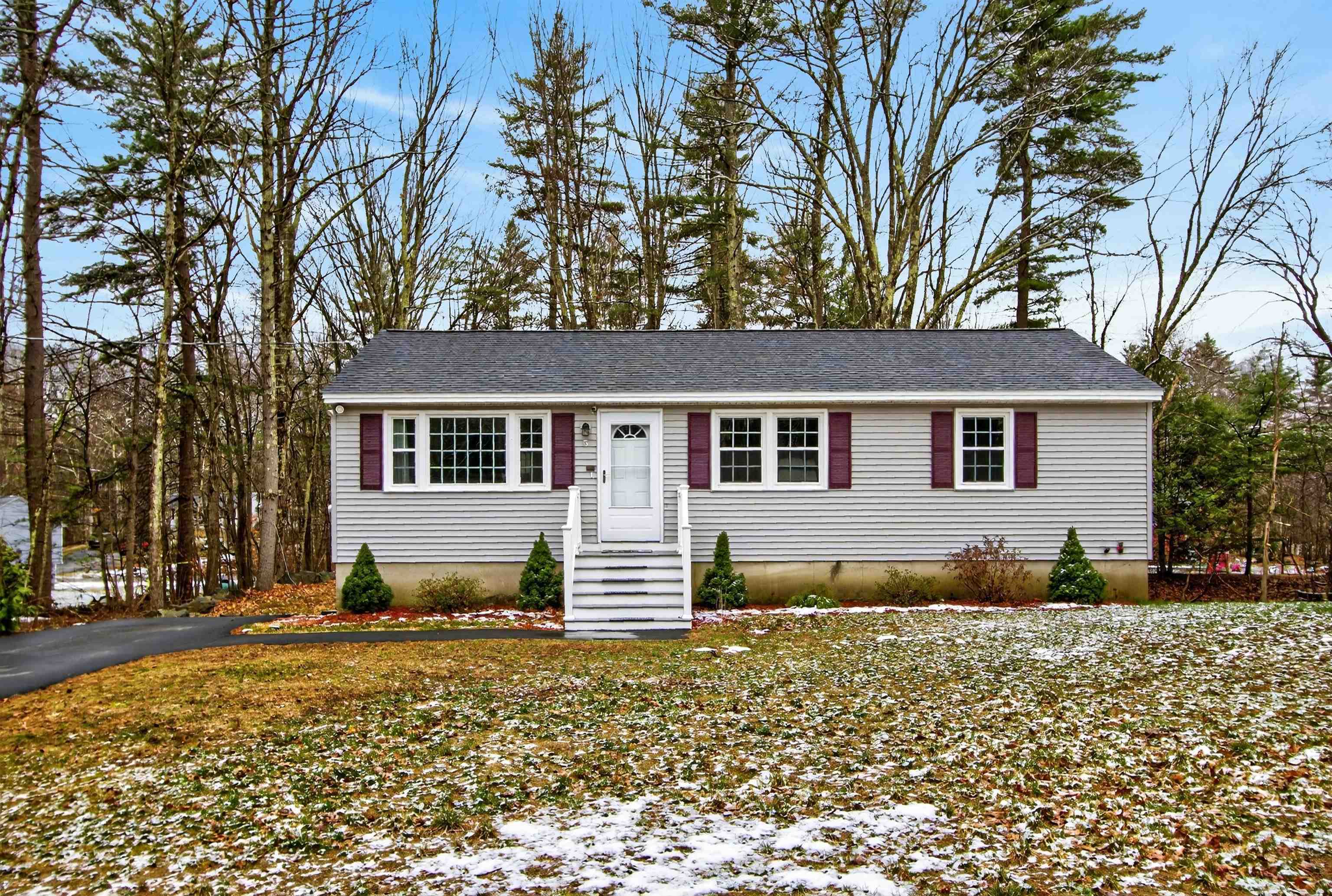 5 Bill St, Derry, NH 03038