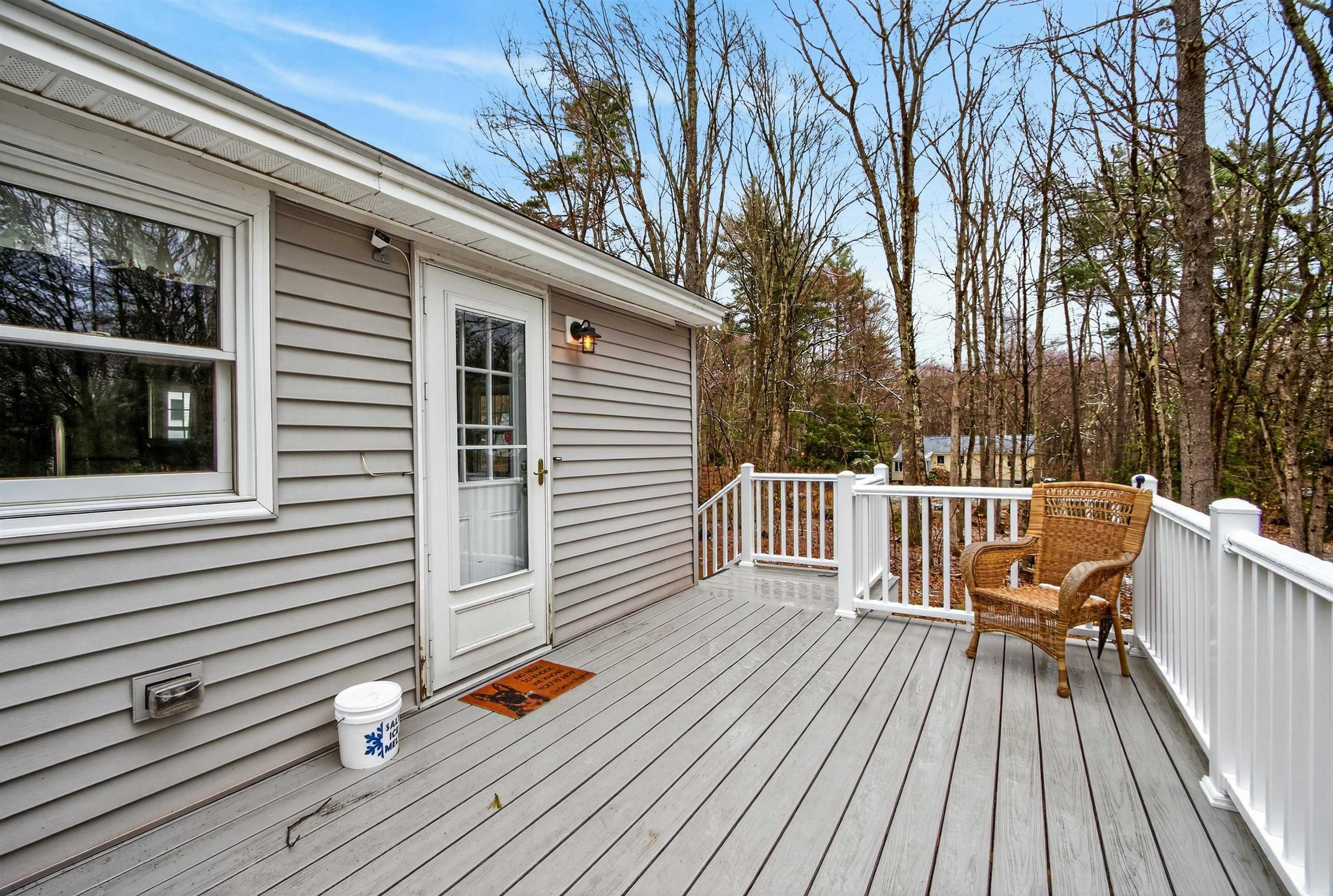 5 Bill St, Derry, NH 03038