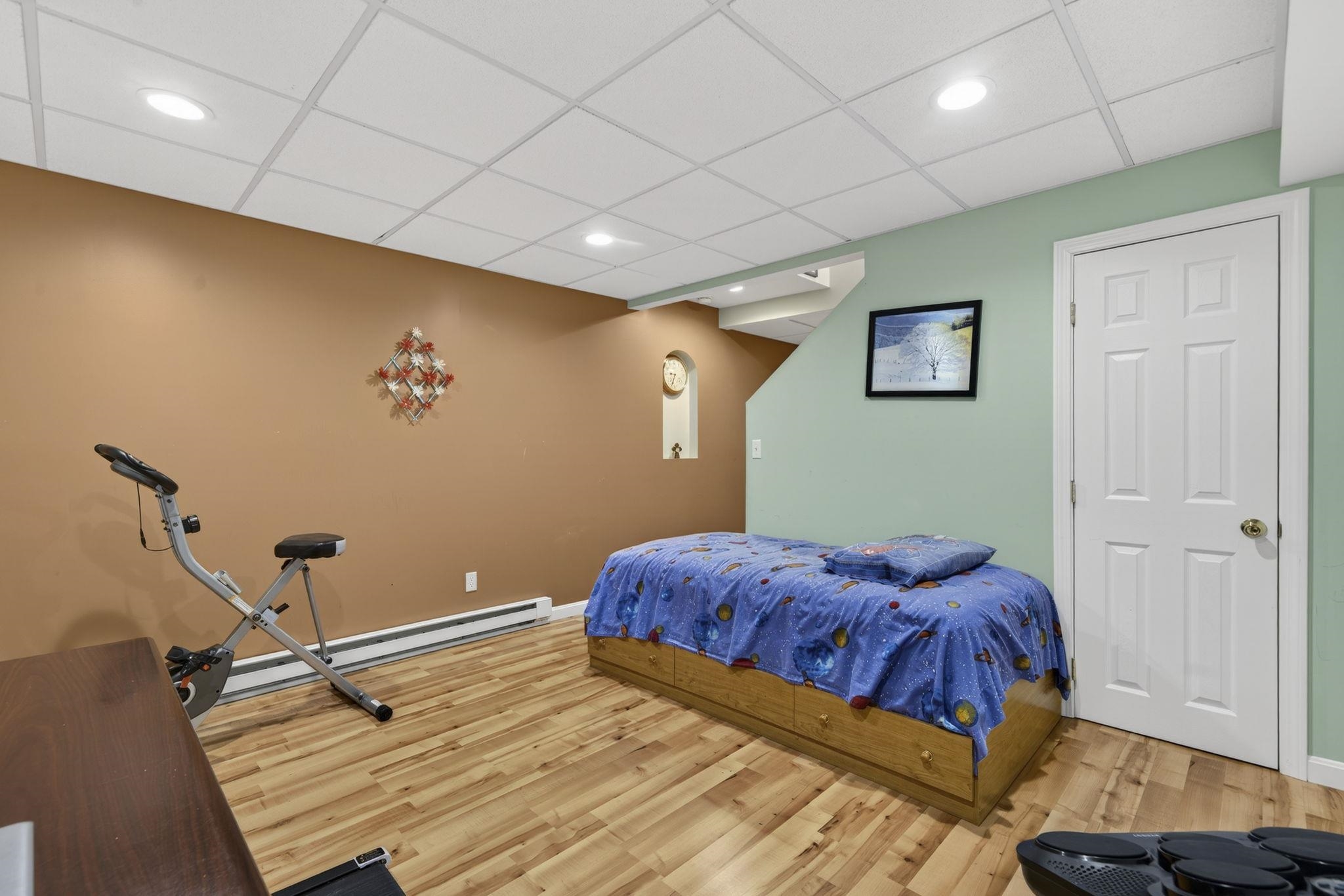 8 Katie Ln, Nashua, NH 03060