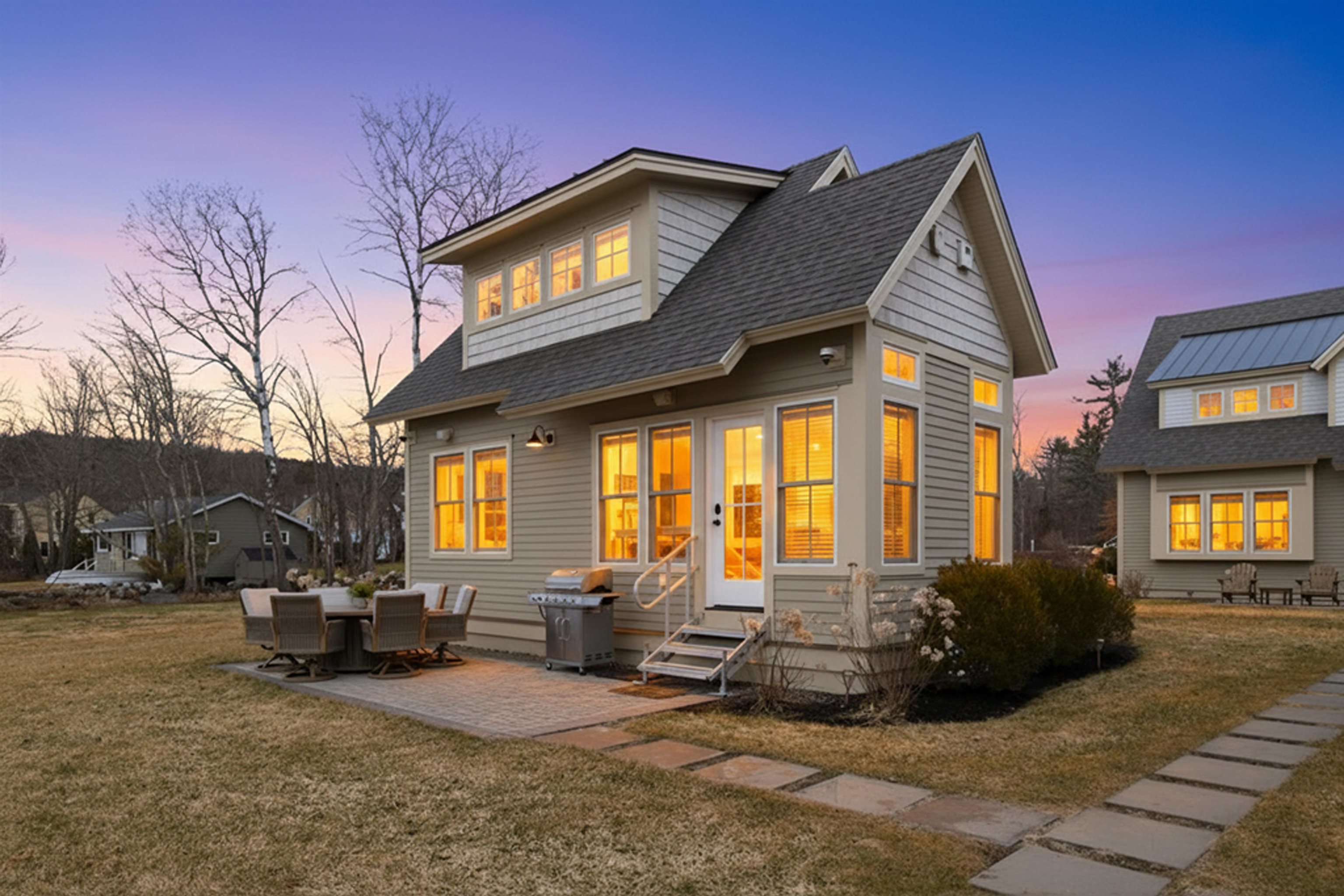 14 Lake Shore Dr, Moultonborough, NH 03254