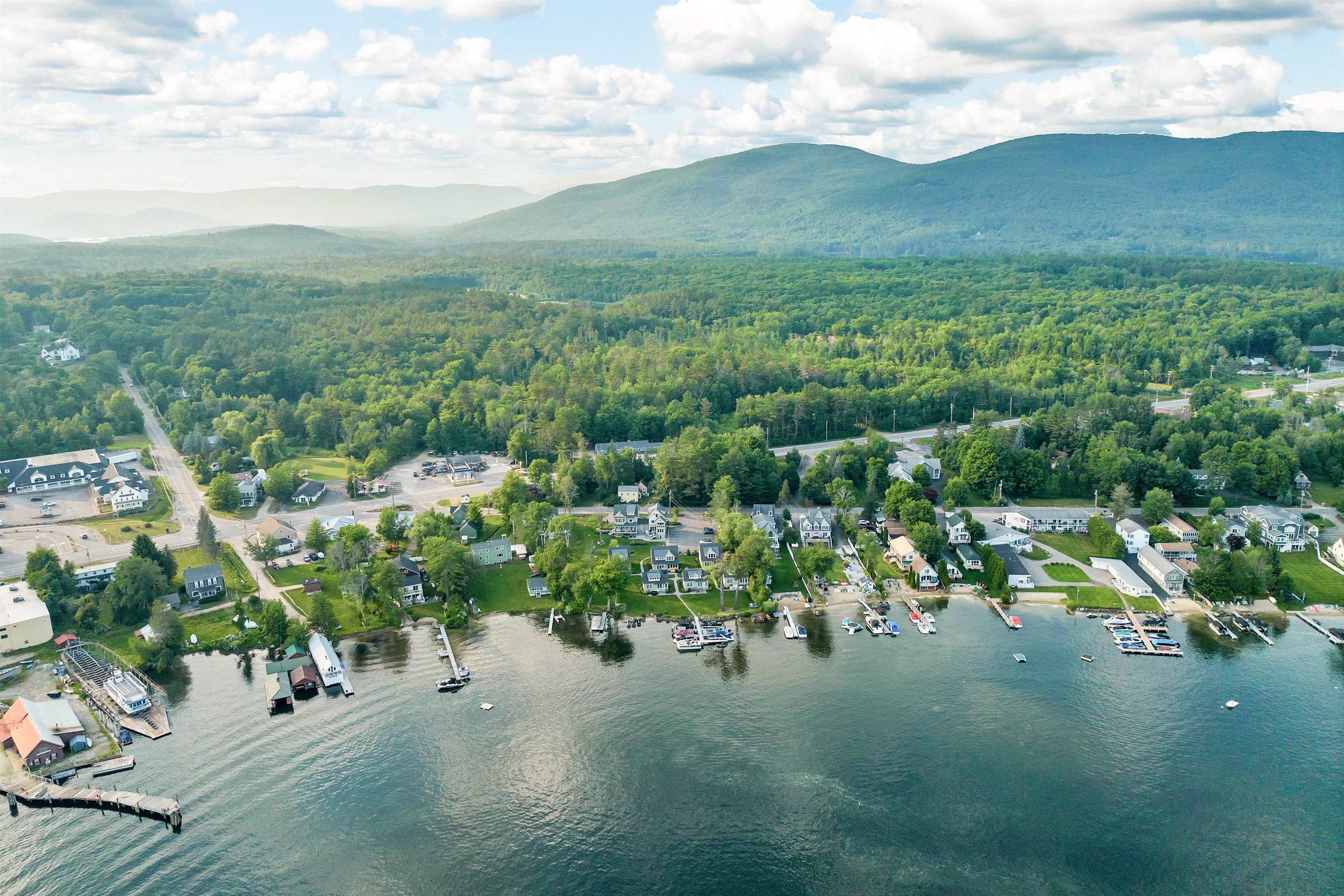 14 Lake Shore Dr, Moultonborough, NH 03254