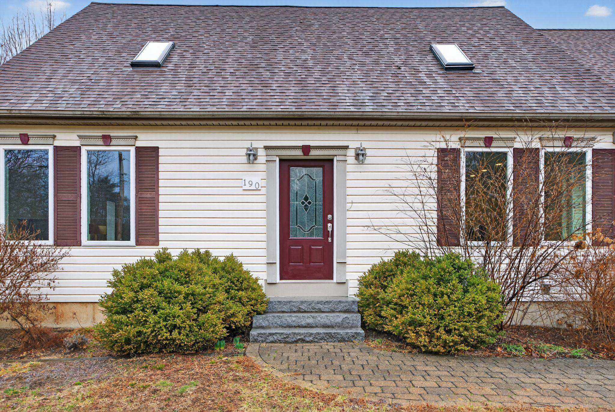 190 Blackwater Rd, Rochester, NH 03867