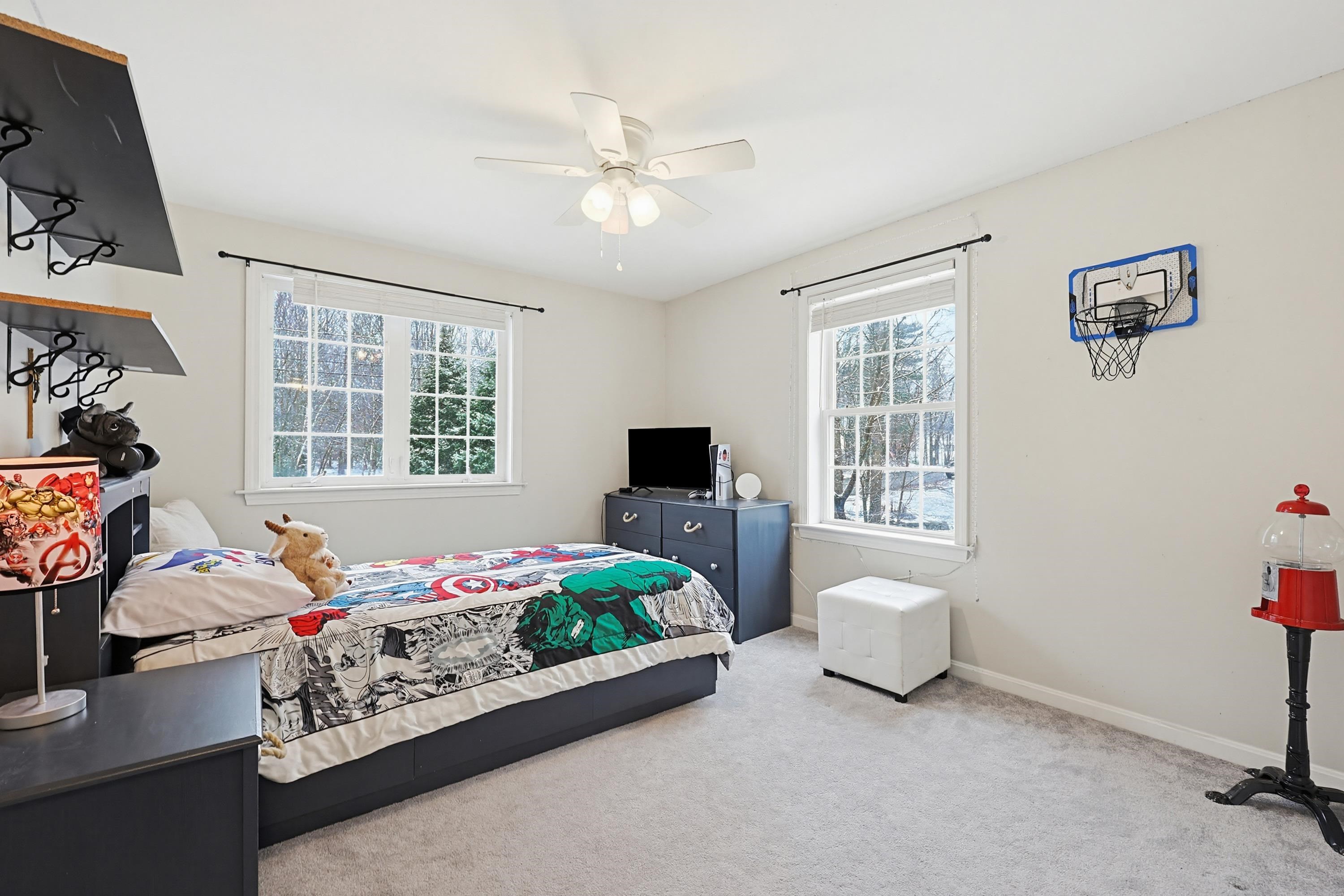 19 Rouleau Dr, Somersworth, NH 03878