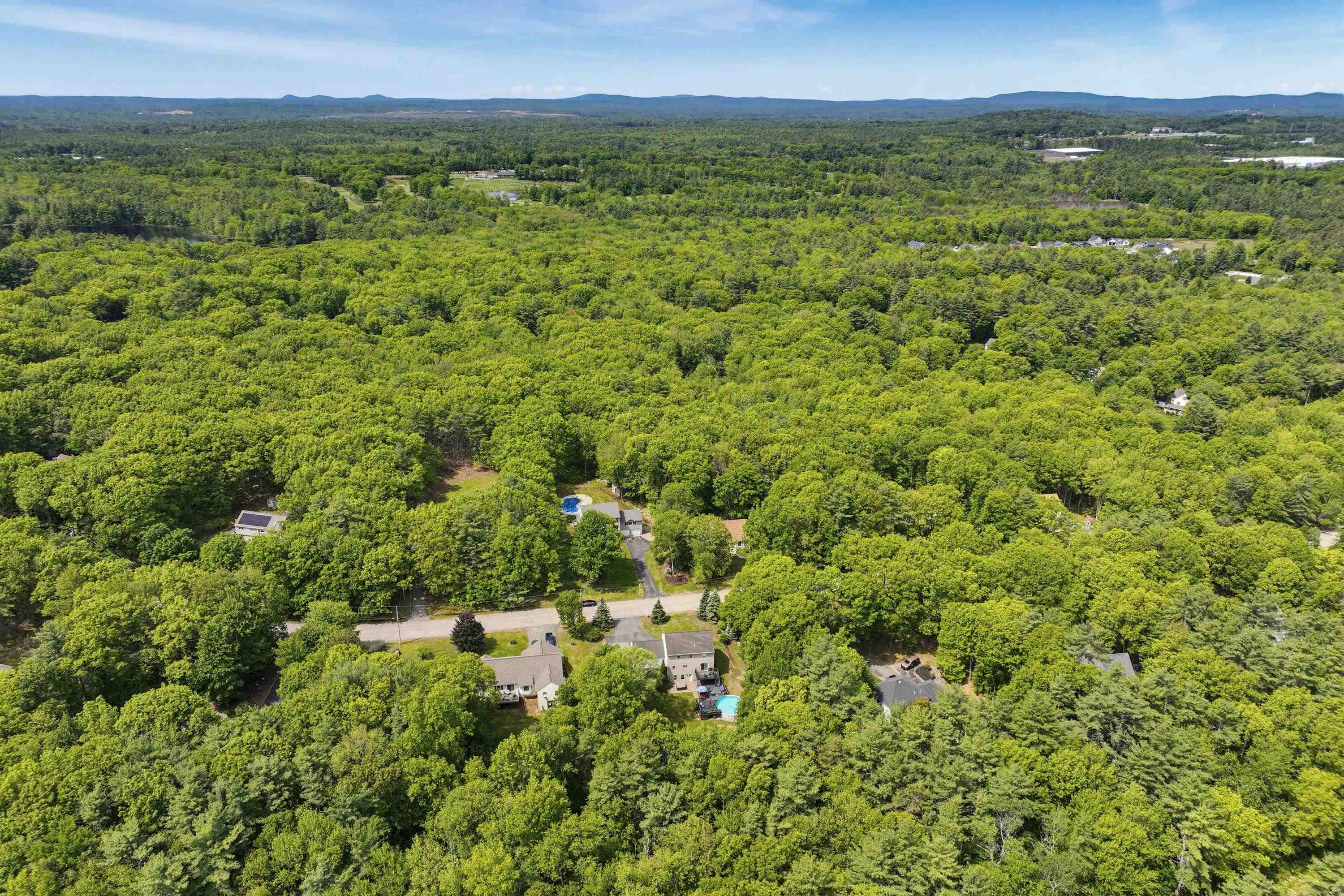 19 Rouleau Dr, Somersworth, NH 03878