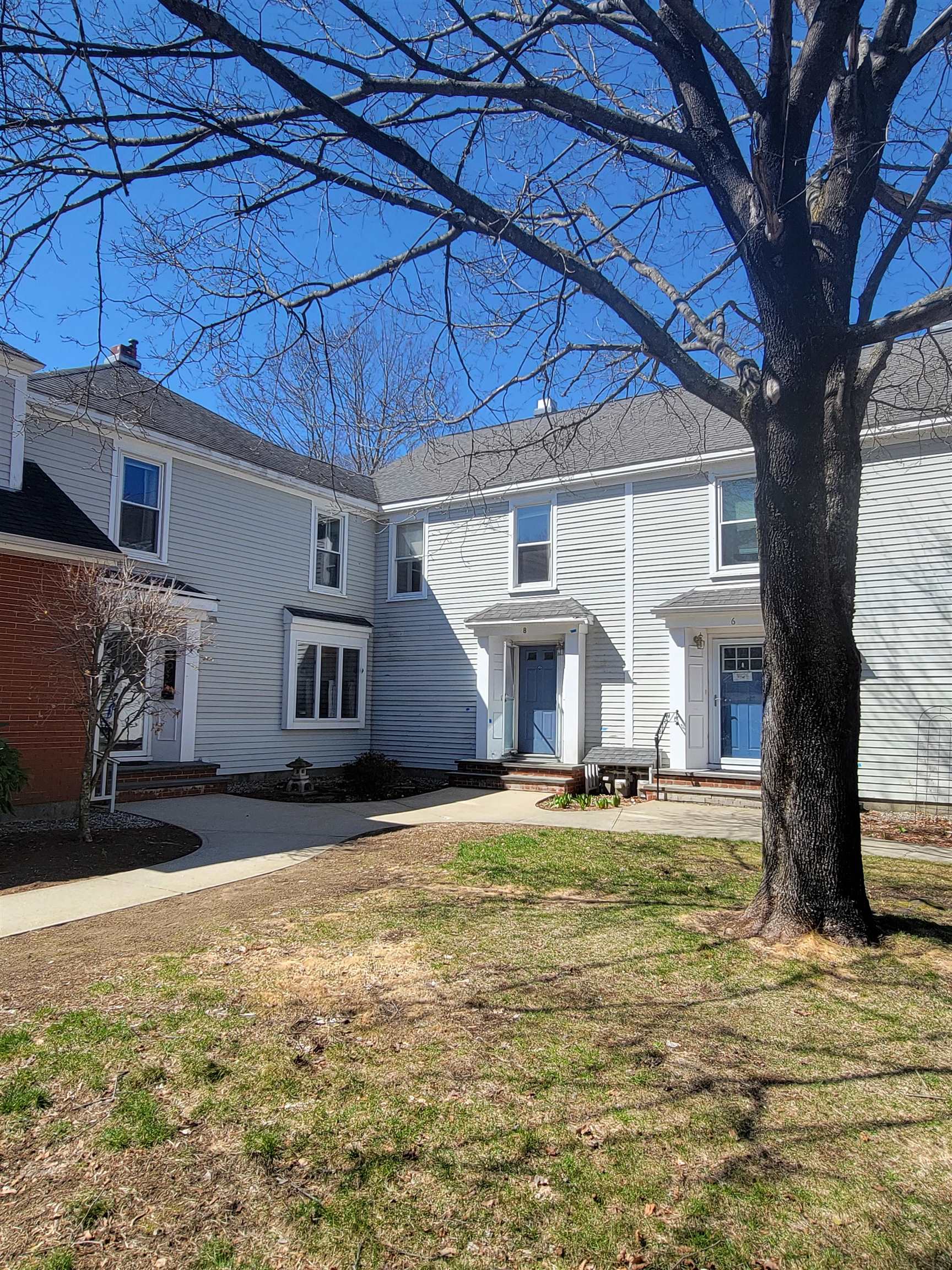 8 Mill Falls Rd, Pembroke, NH 03275