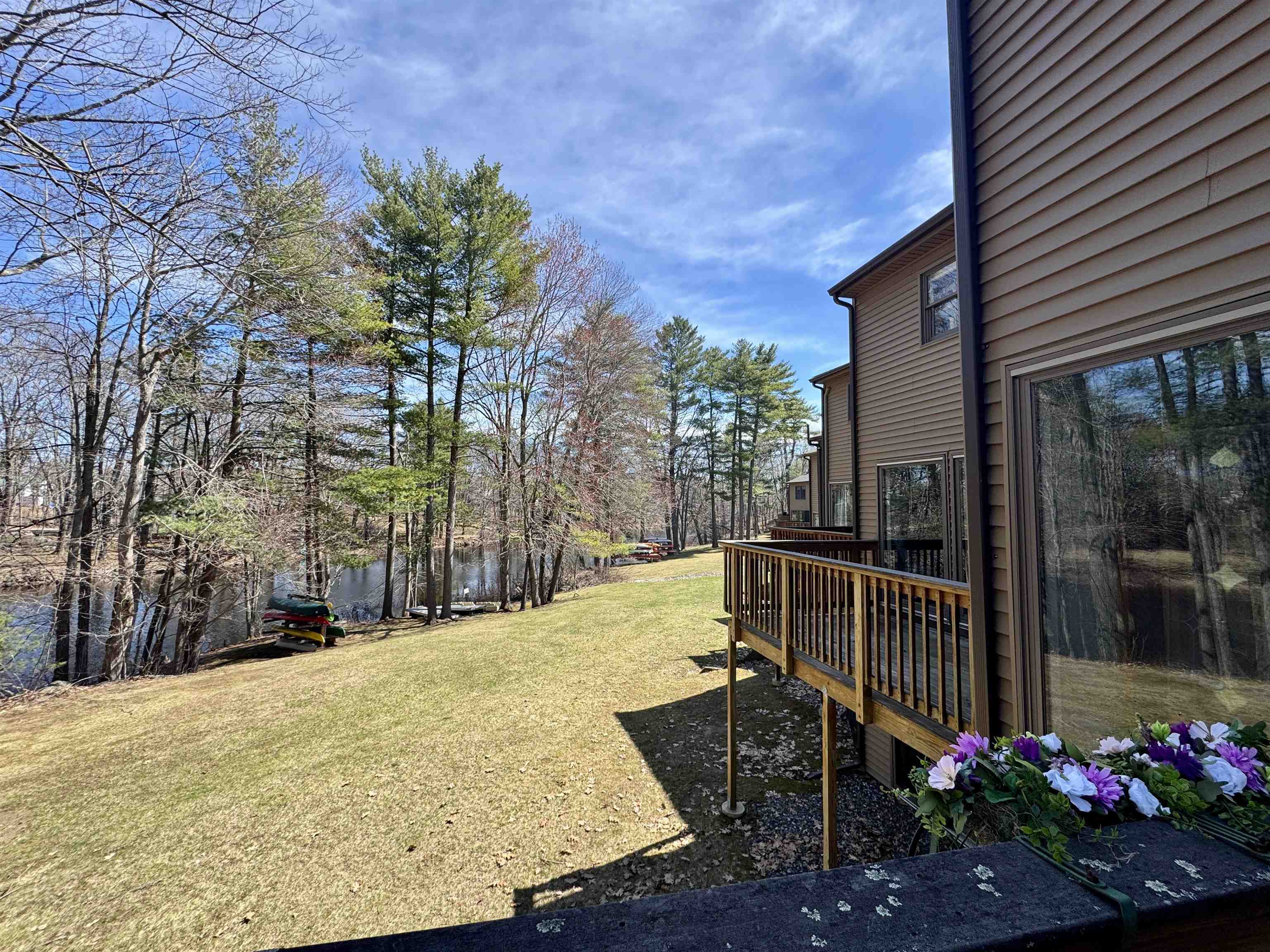 2 Bass St, Newmarket, NH 03857