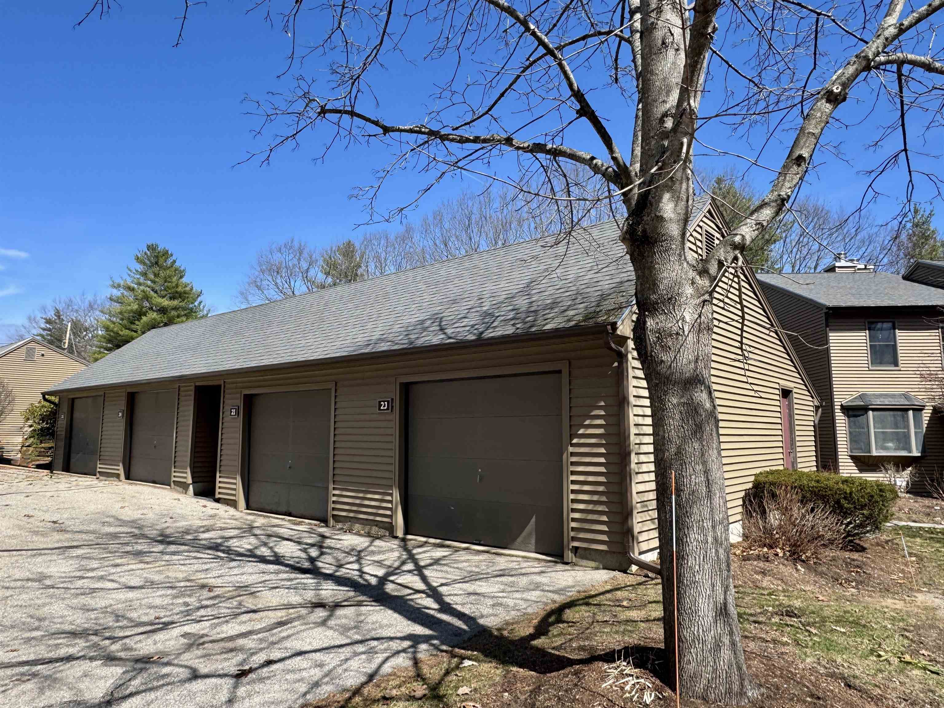 2 Bass St, Newmarket, NH 03857