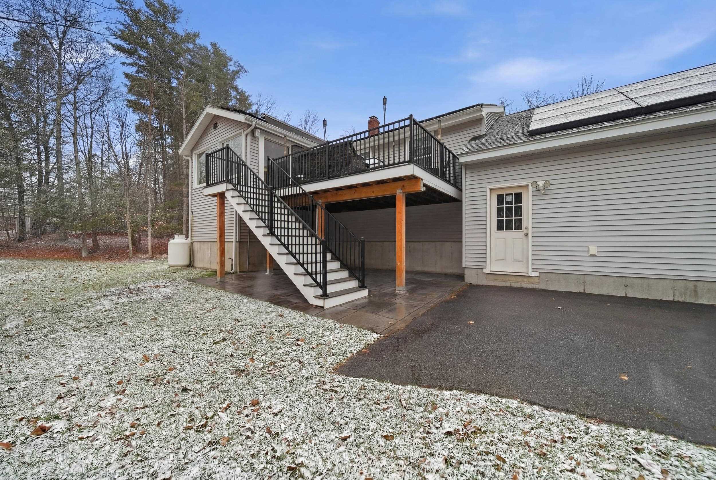 87 Colby Rd, Danville, NH 03819