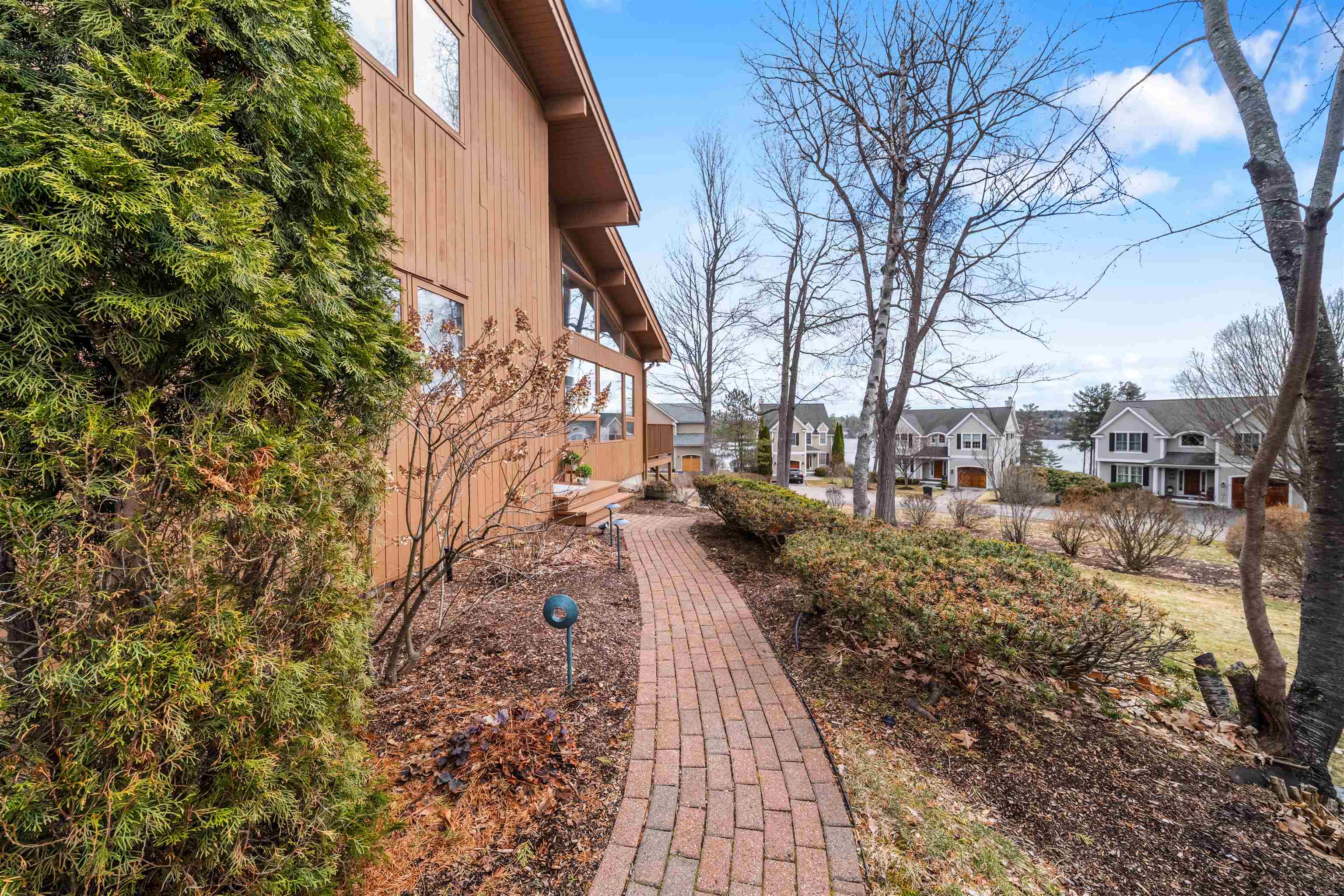 27 Fern Lane — photo 2