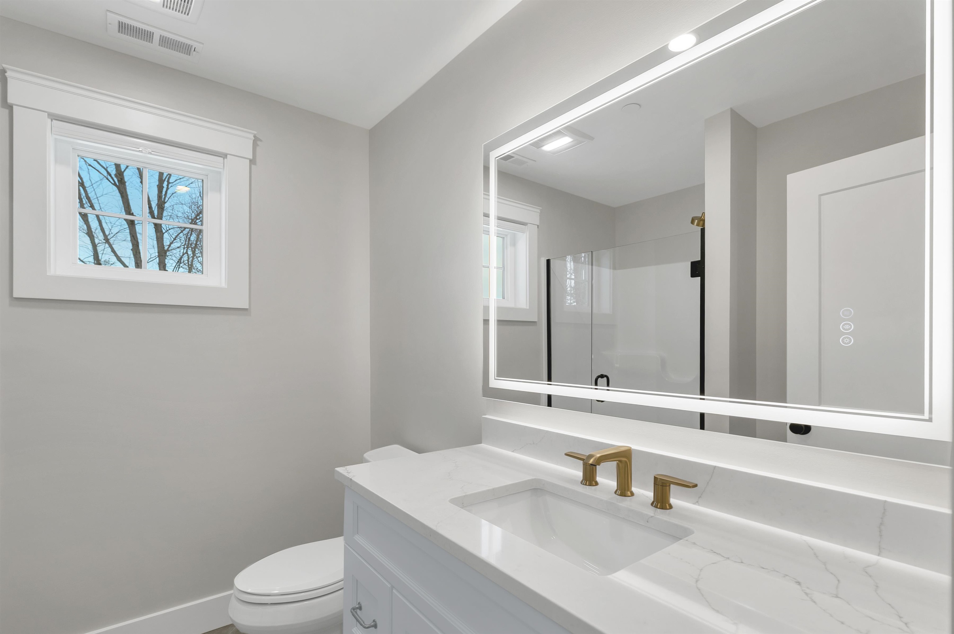 60 White Oaks Rd, Laconia, NH 03246