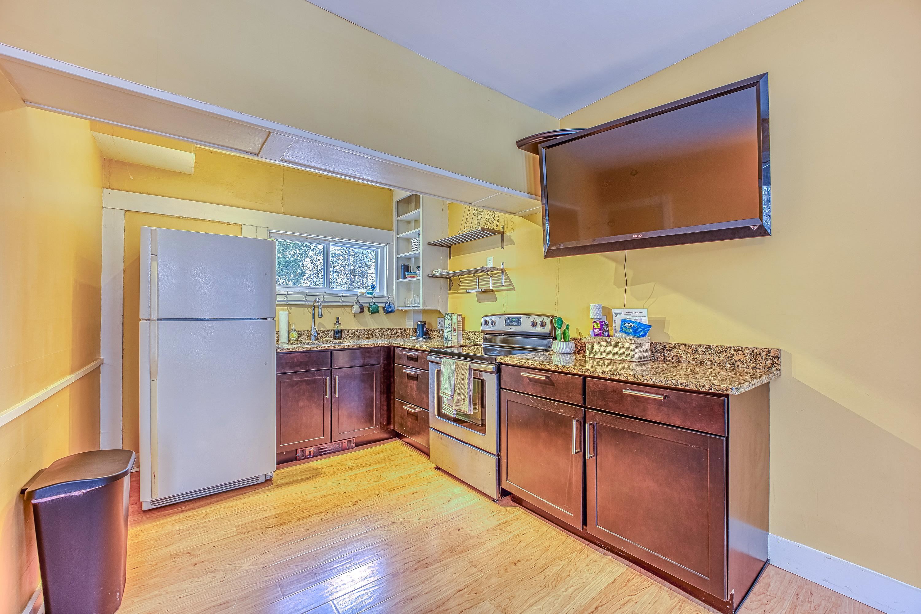 Unit B/2- updated kitchen