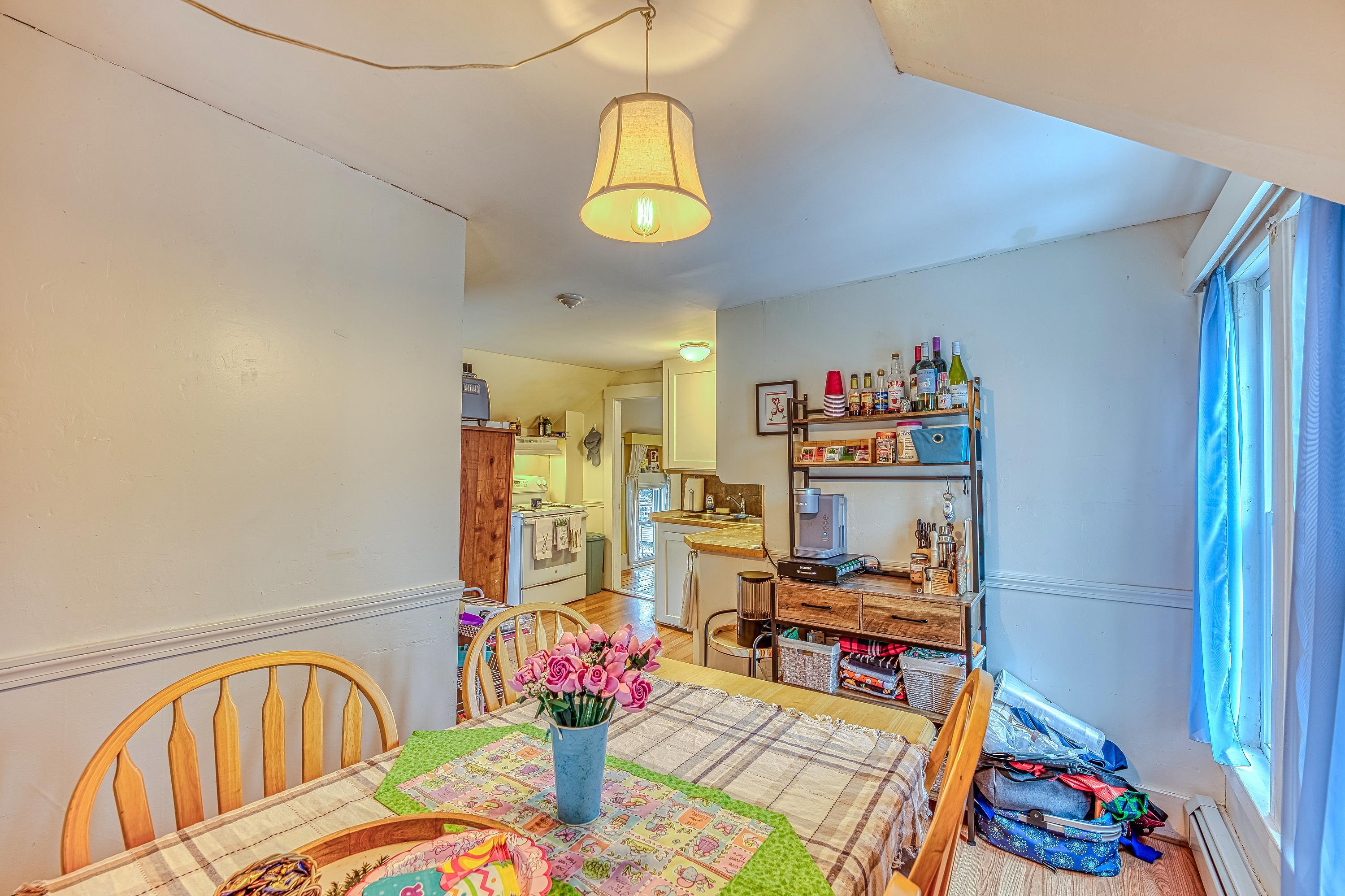 Unit A/1-Dining open to kitchen
