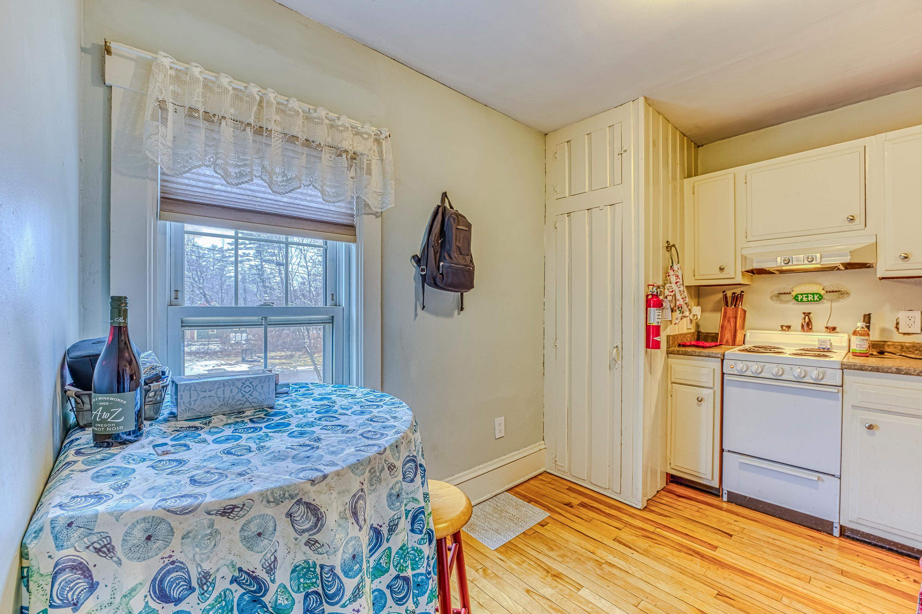 Unit D/4-Eat-in kitchen