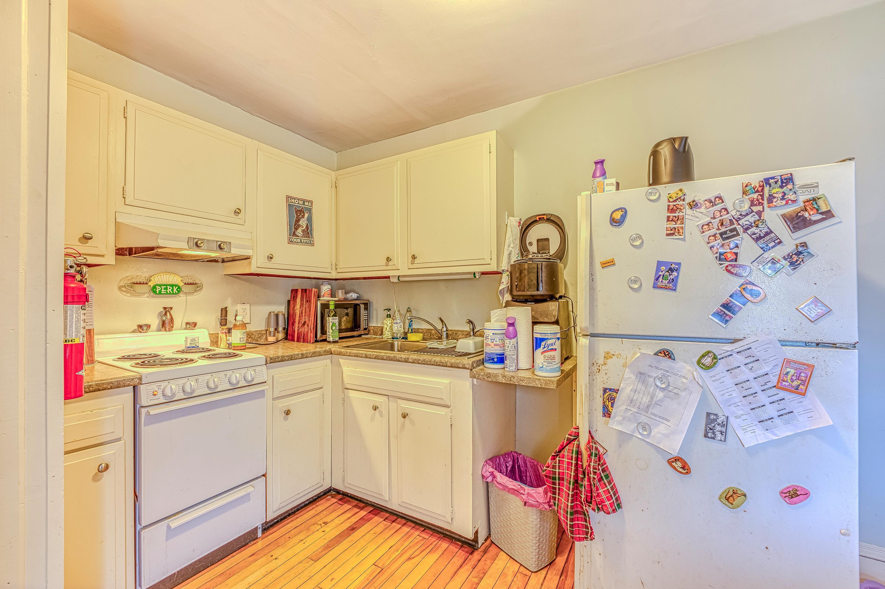 Unit D/4-Kitchen