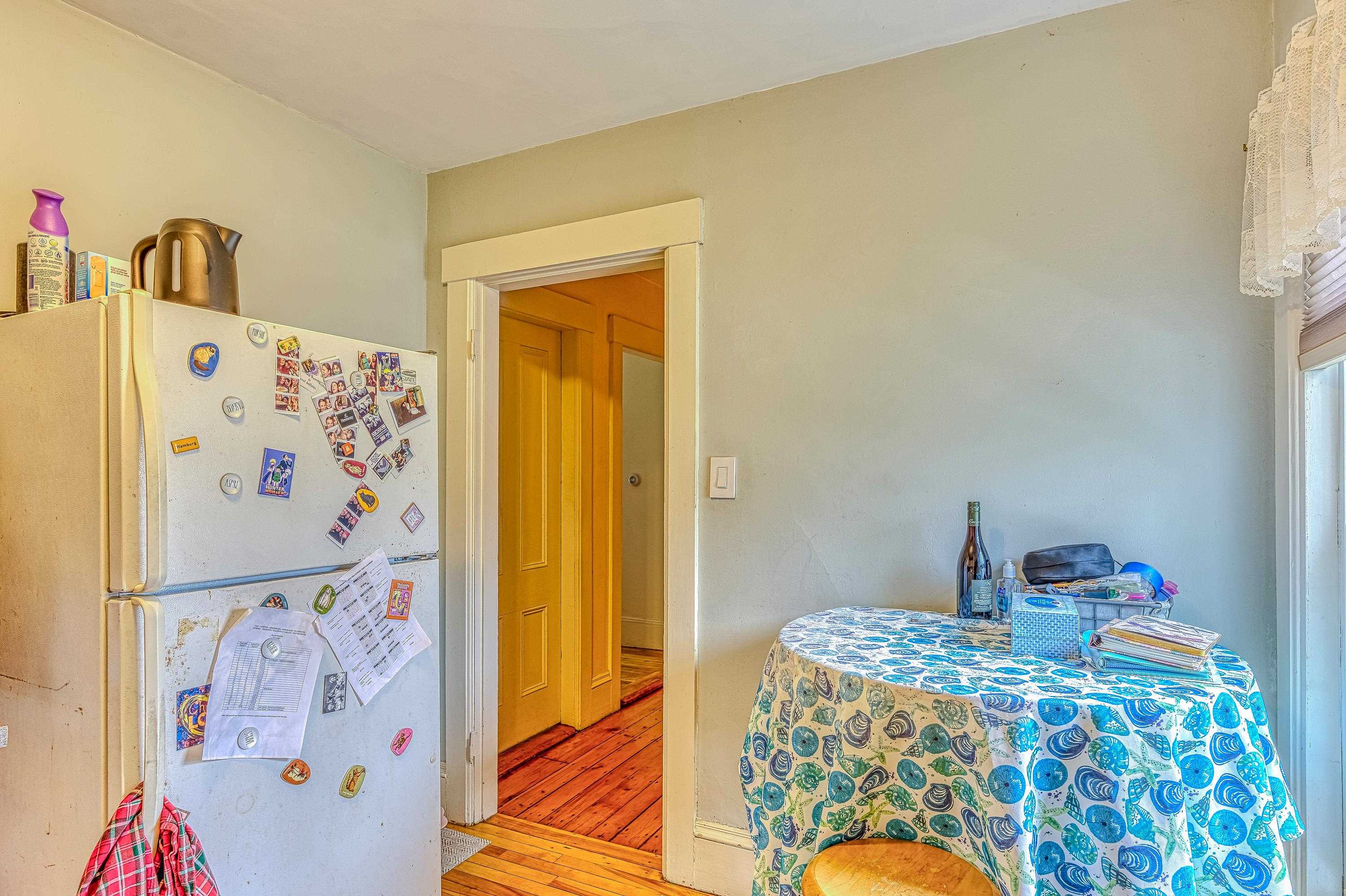 Unit D/4-Eat-in kitchen area