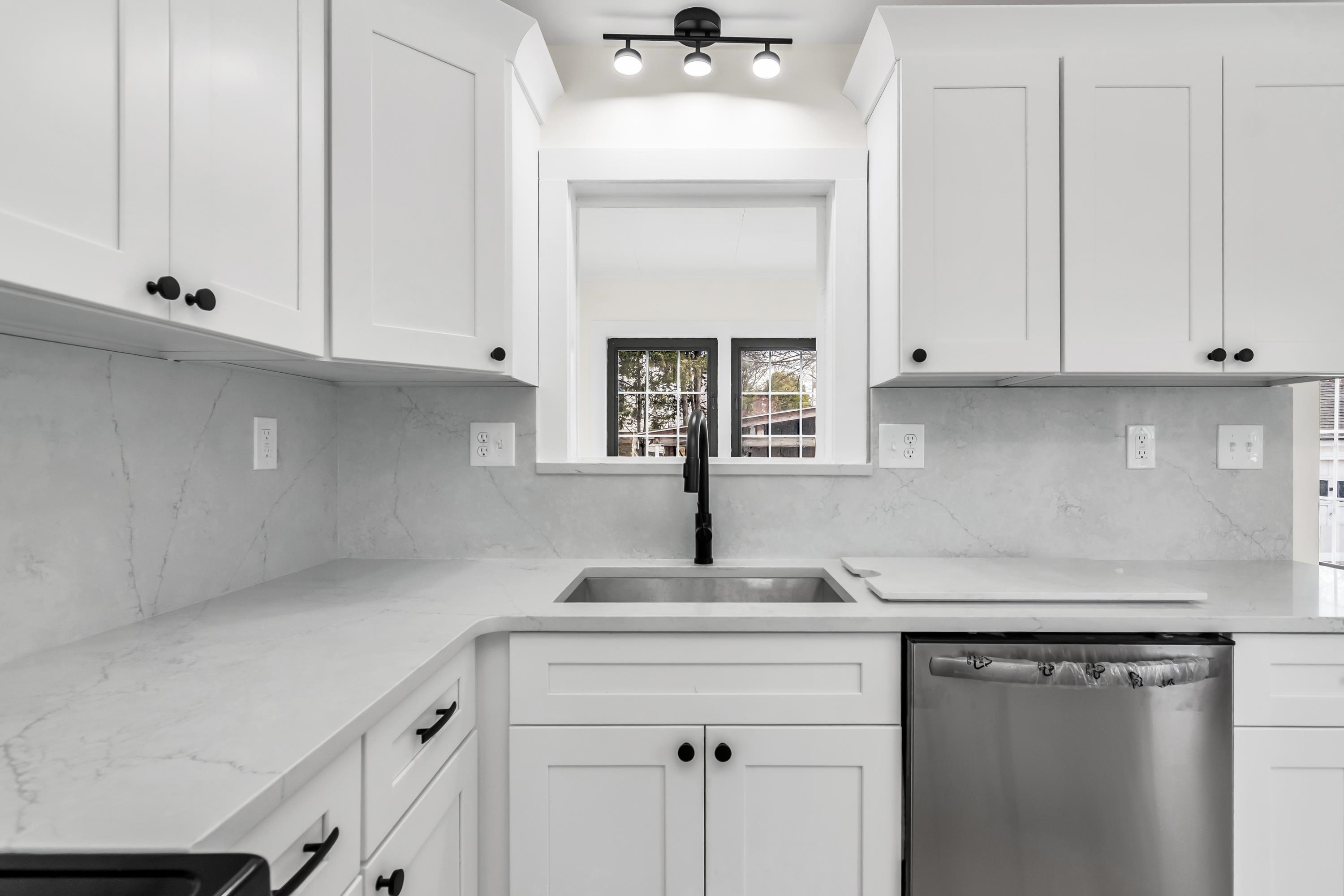 95C Bowers St, Nashua, NH 03060