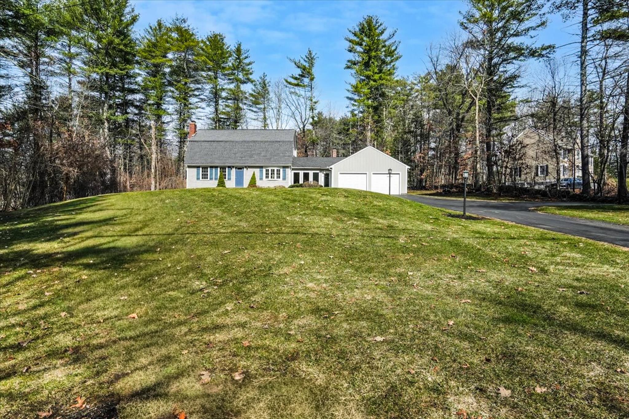 13 Karen Rd, Windham, NH 03087