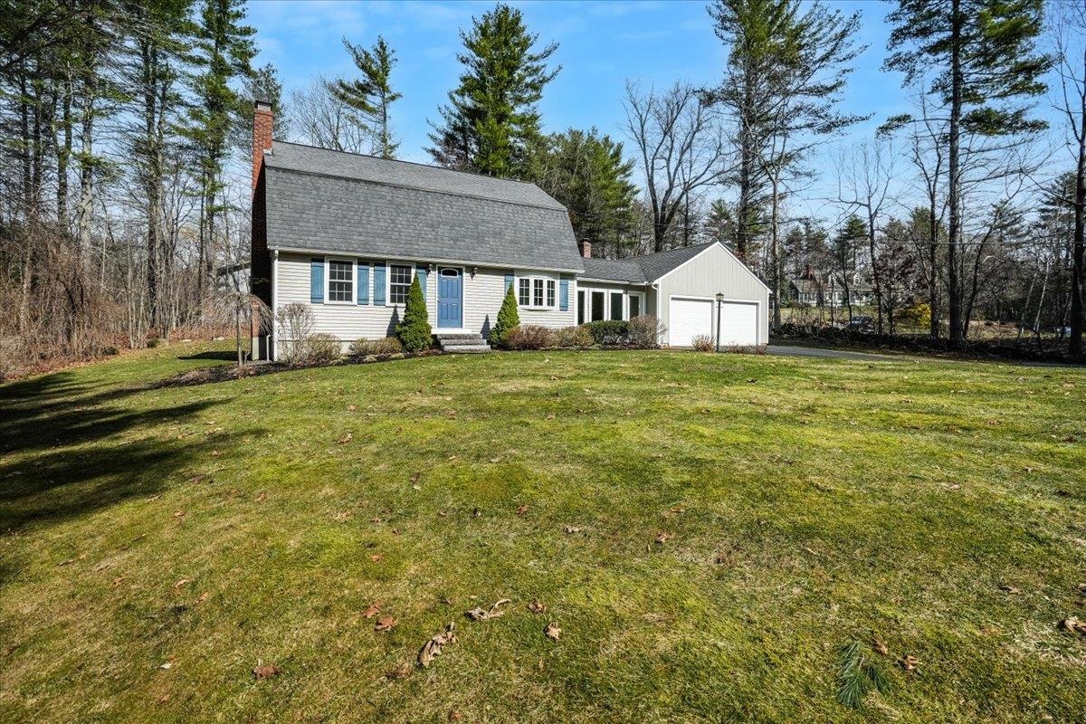 13 Karen Rd, Windham, NH 03087