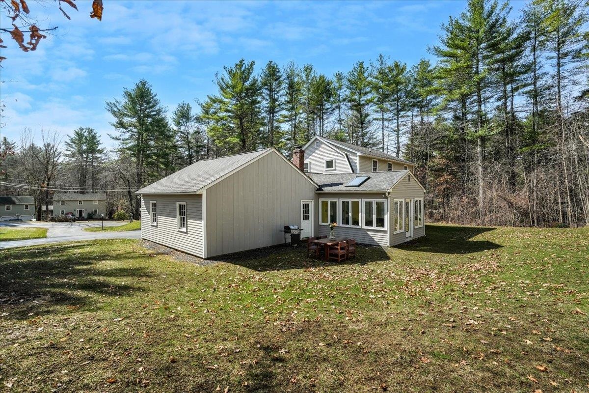 13 Karen Rd, Windham, NH 03087