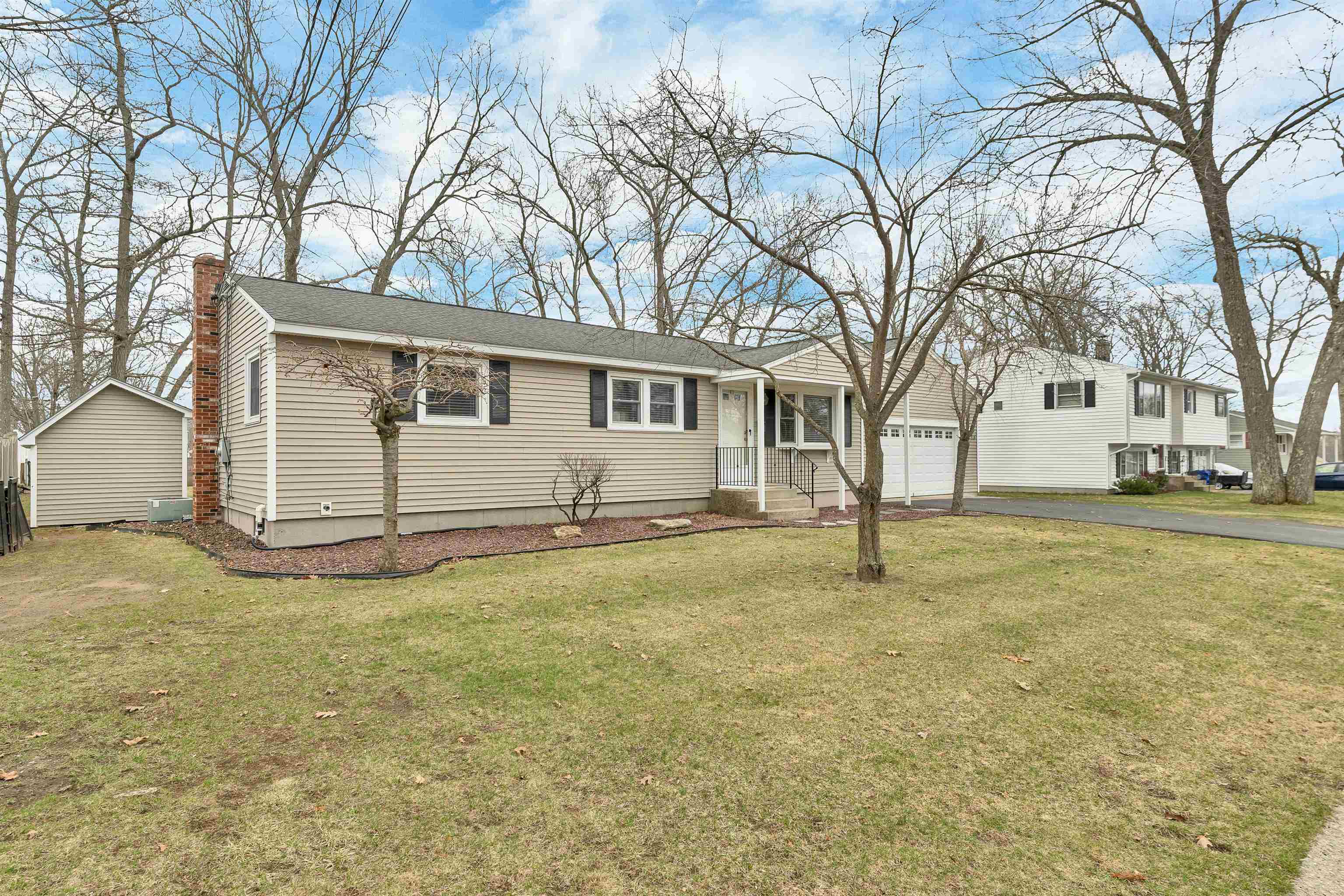 24 Healion St, Manchester, NH 03109